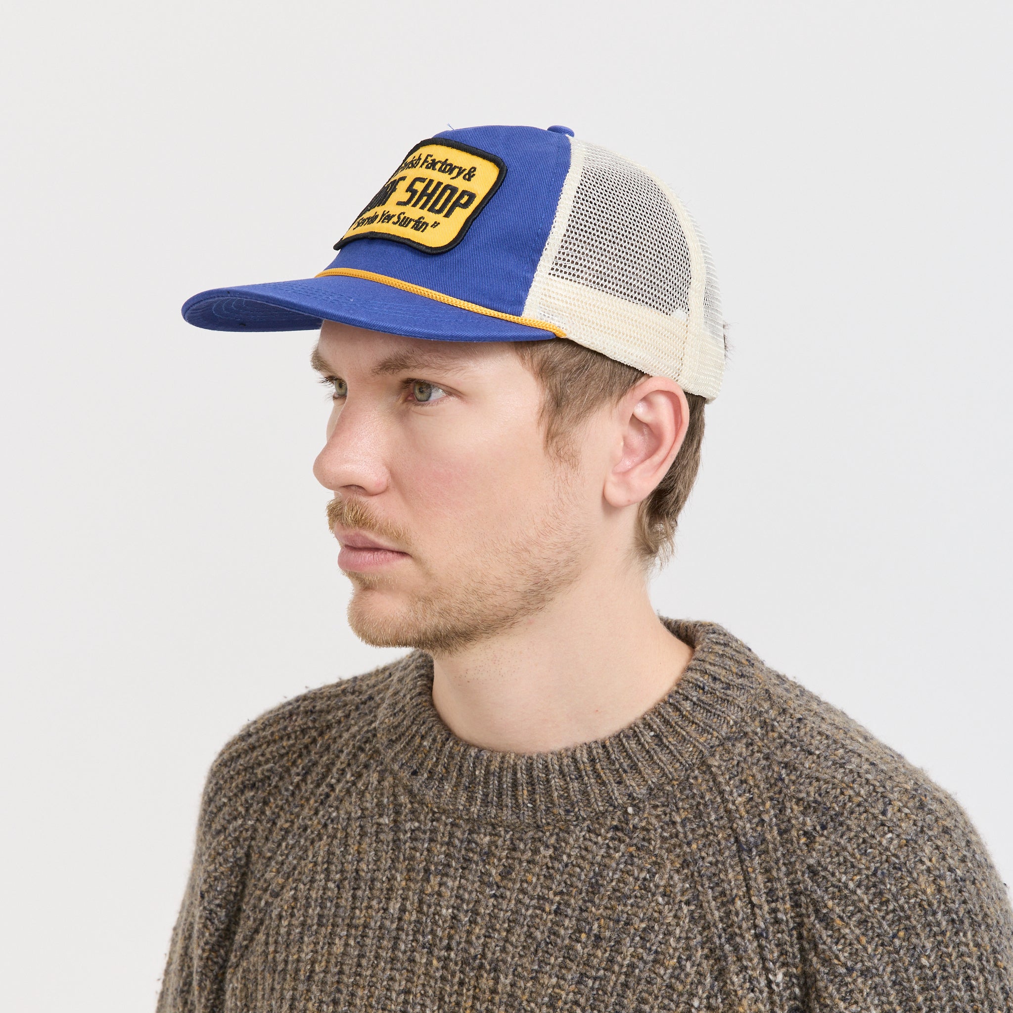 McTavish | Surf Shop Trucker Cap Dark Blue | Maplestore