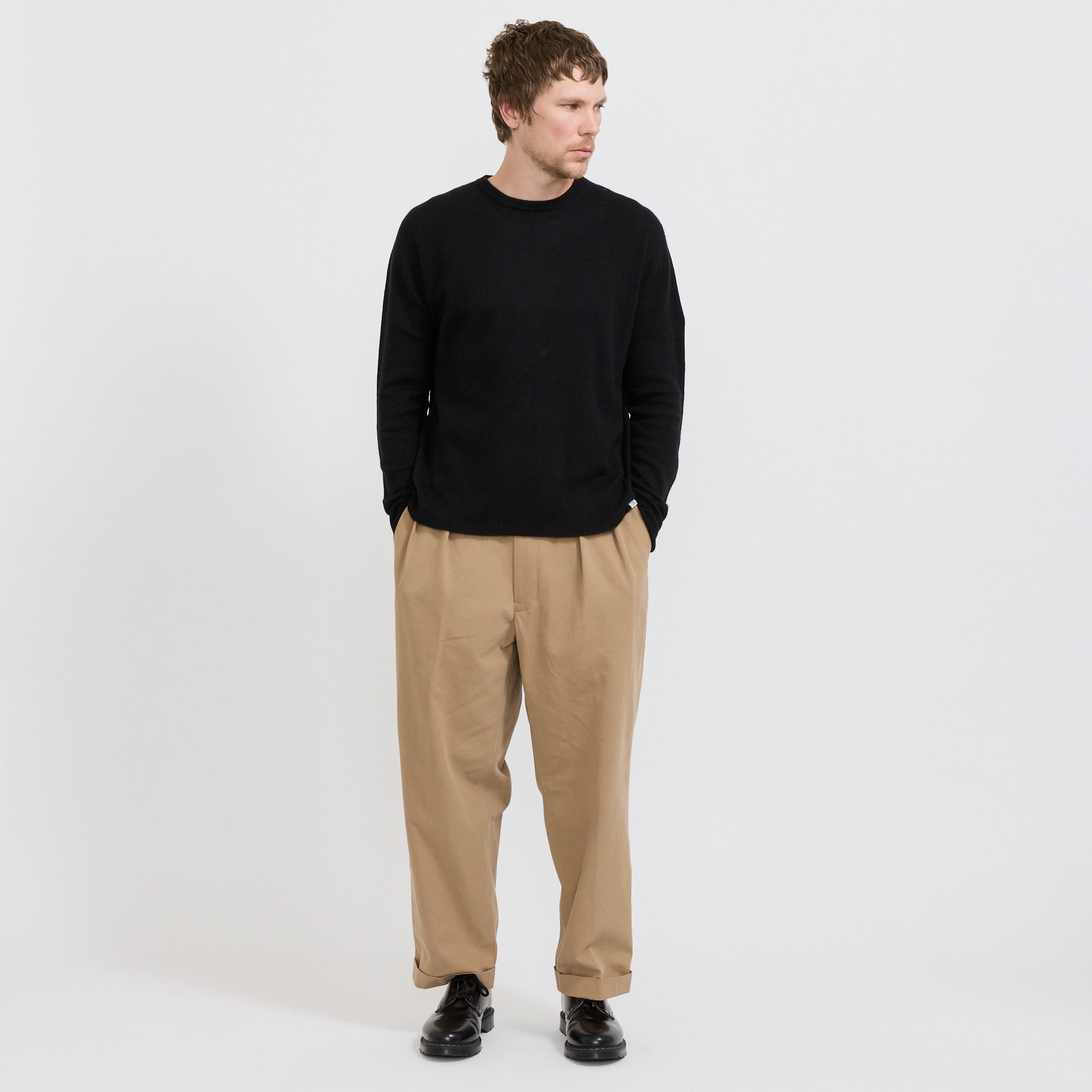 Merz B Schwanen | Lightweight Merino Wool Cashmere Silk Sweater Deep Black | Maplestore