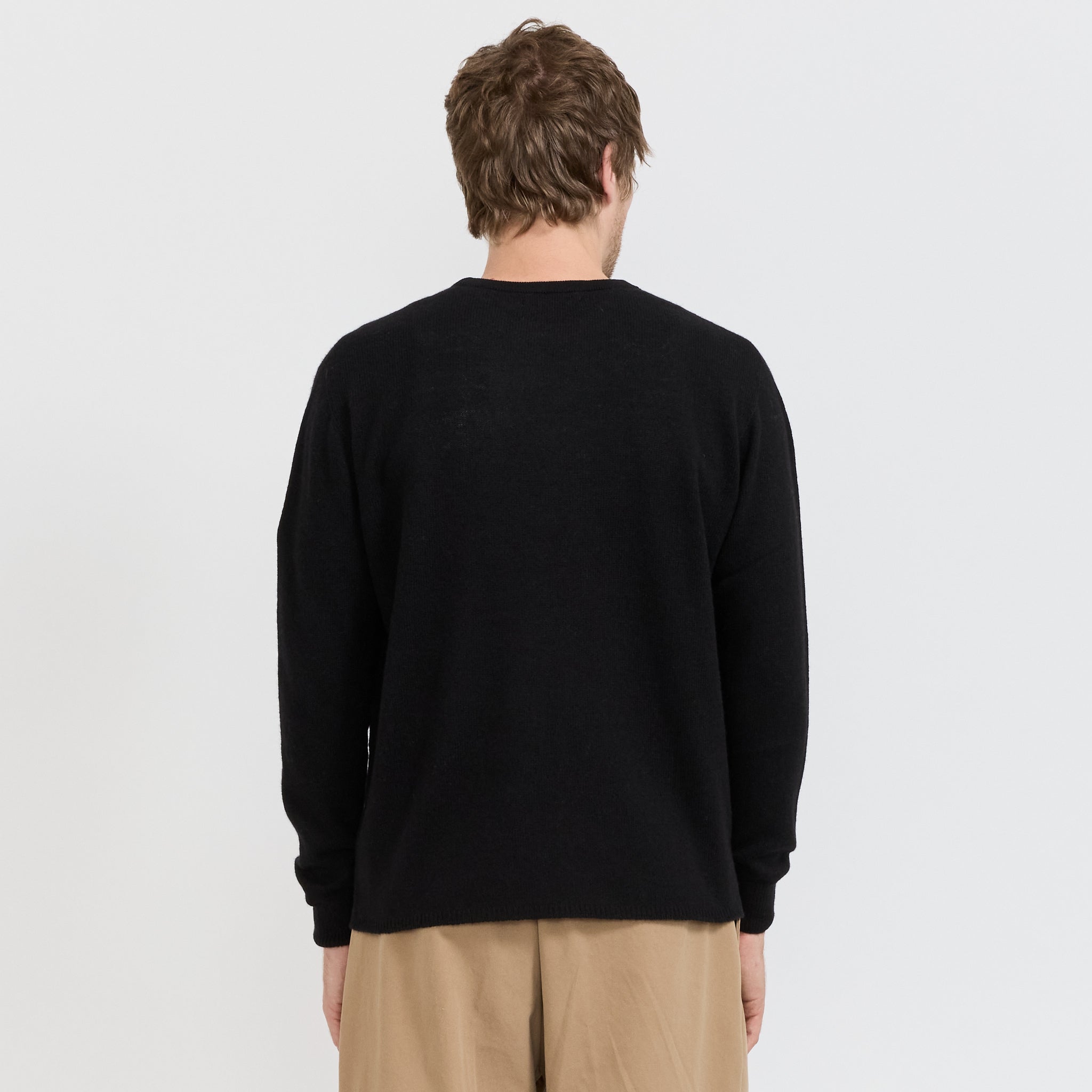 Merz B Schwanen | Lightweight Merino Wool Cashmere Silk Sweater Deep Black | Maplestore