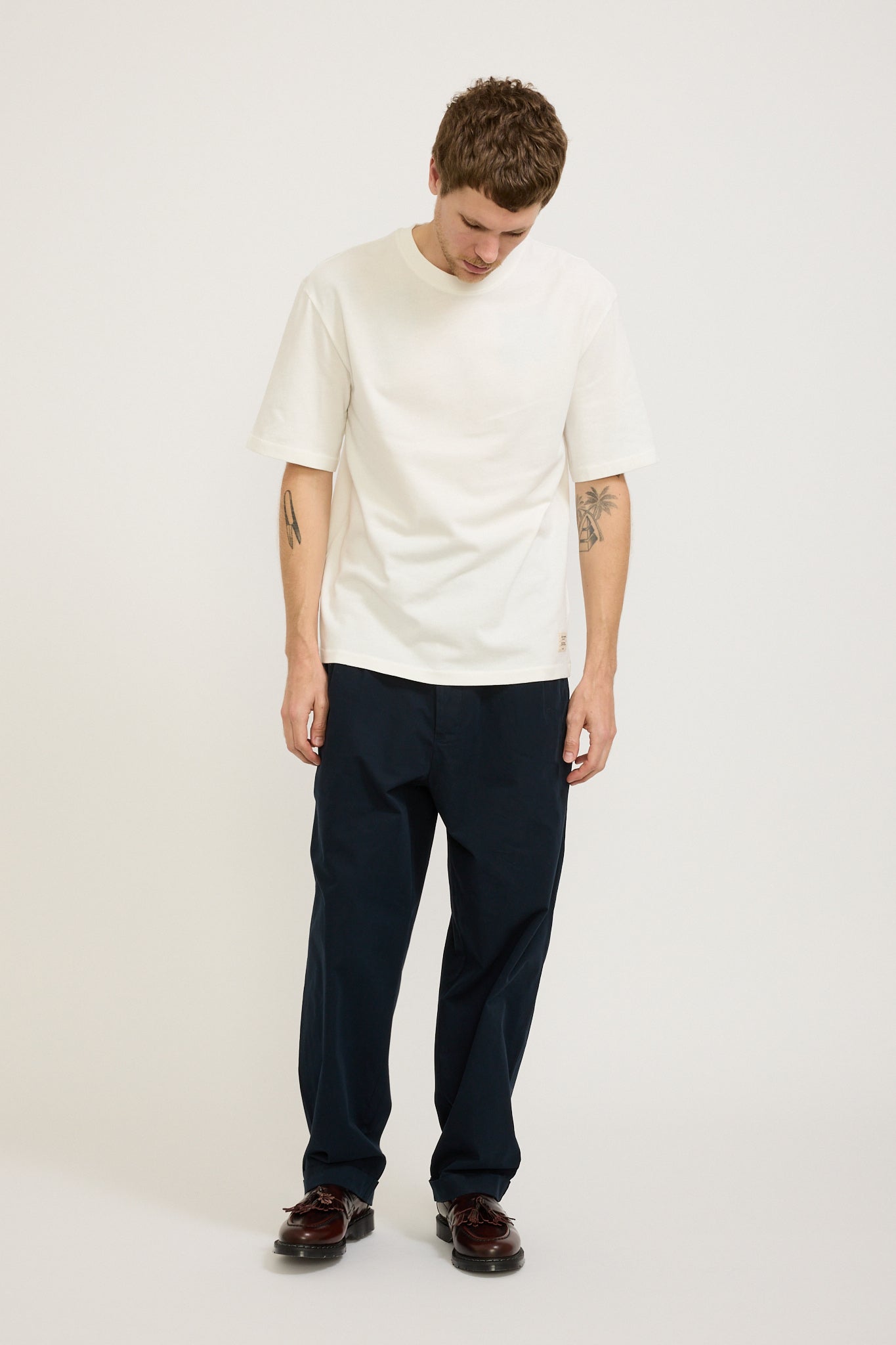 Merz B Schwanen | GOOD BASICS | Relaxed Fit Pleated Front Pants Dark Navy | Maplestore
