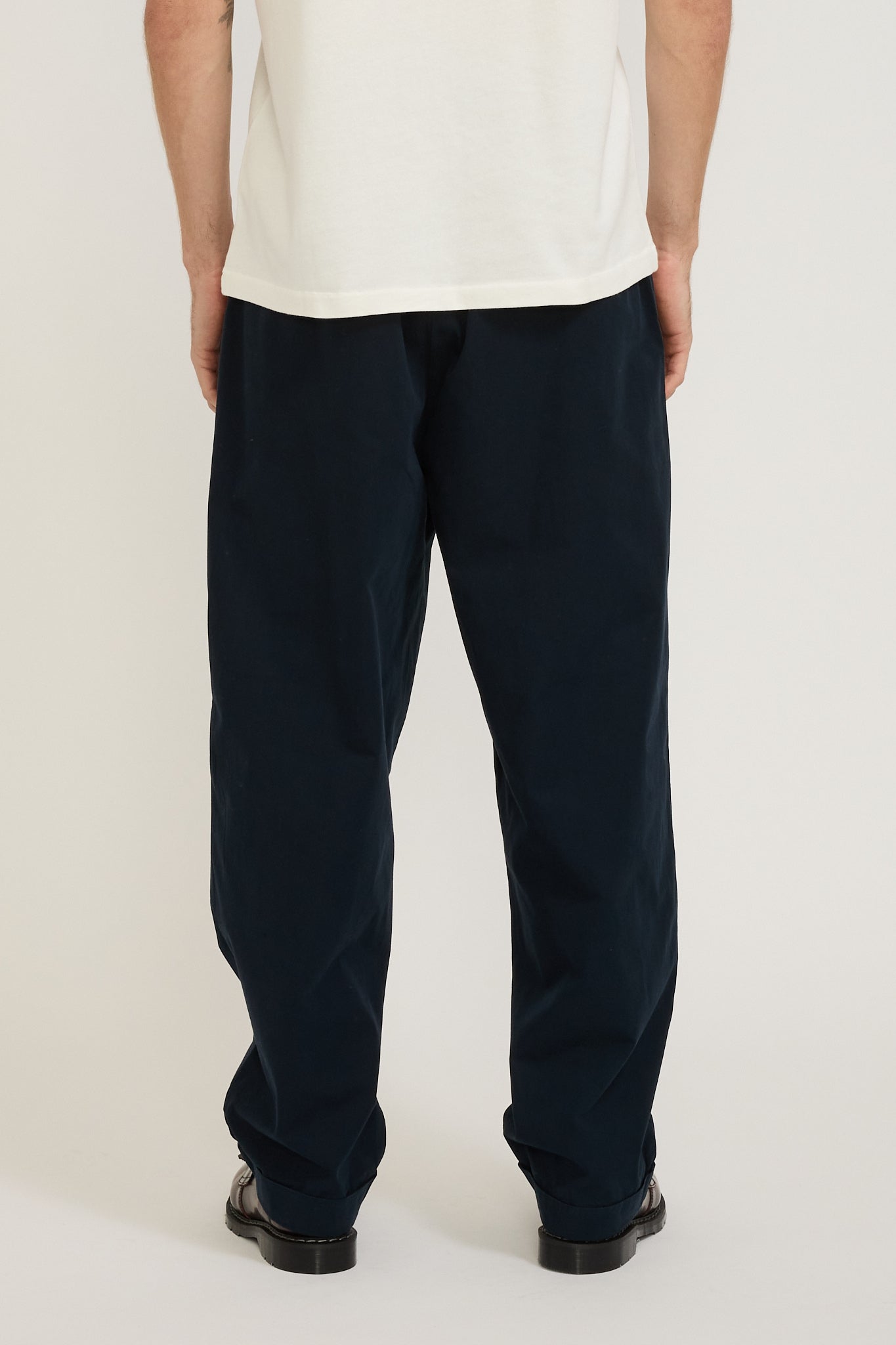 Merz B Schwanen | GOOD BASICS | Relaxed Fit Pleated Front Pants Dark Navy | Maplestore