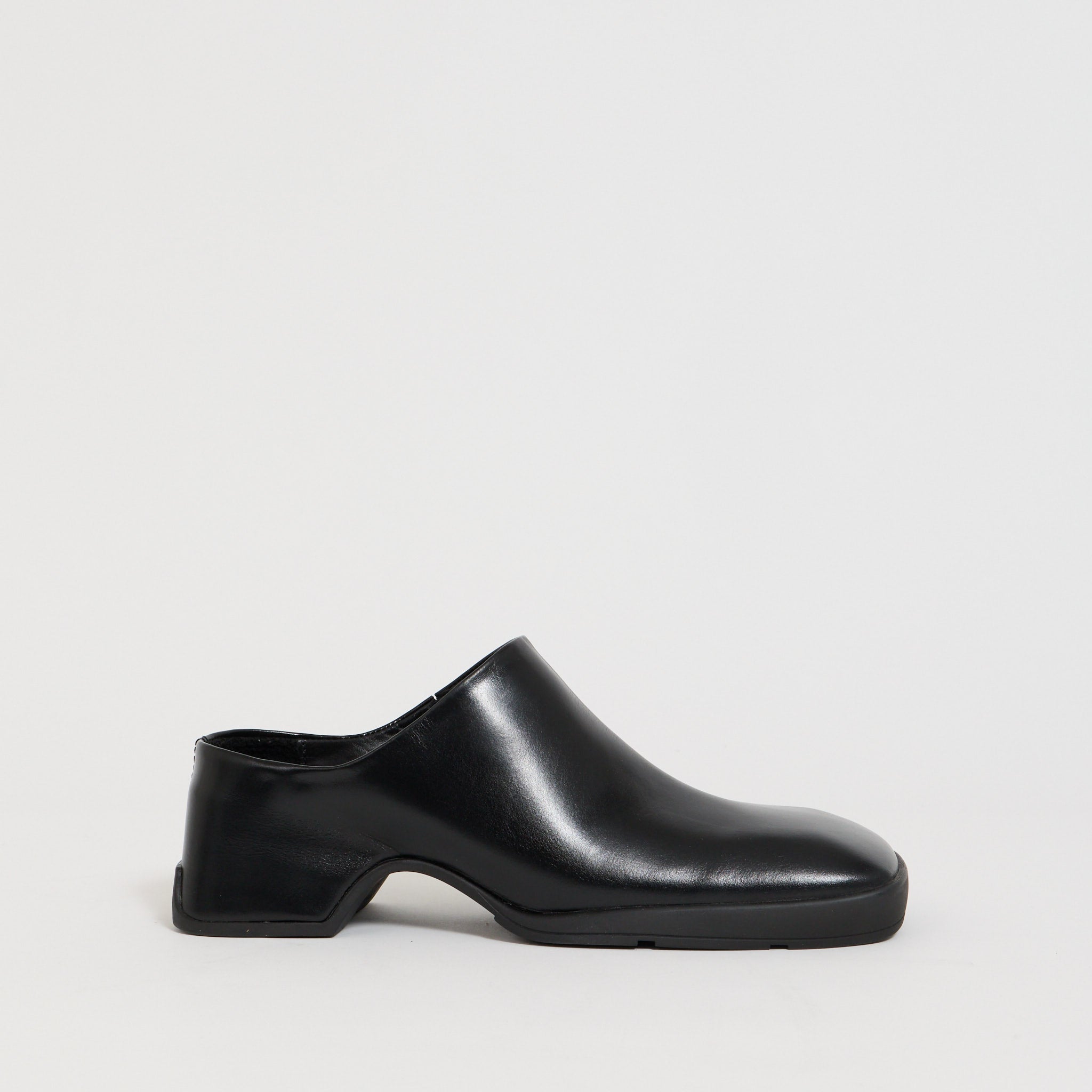 Amoy Black Mules