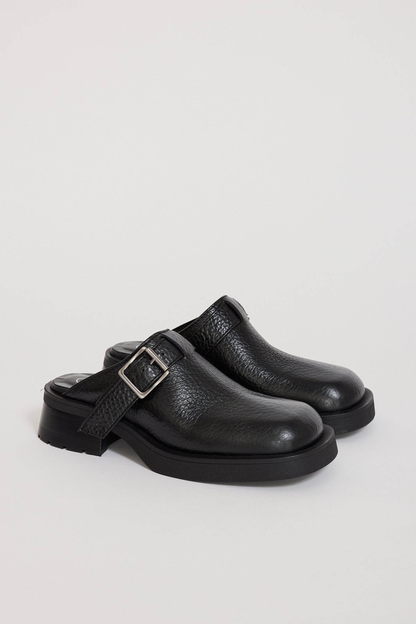 Aroa Black Mules