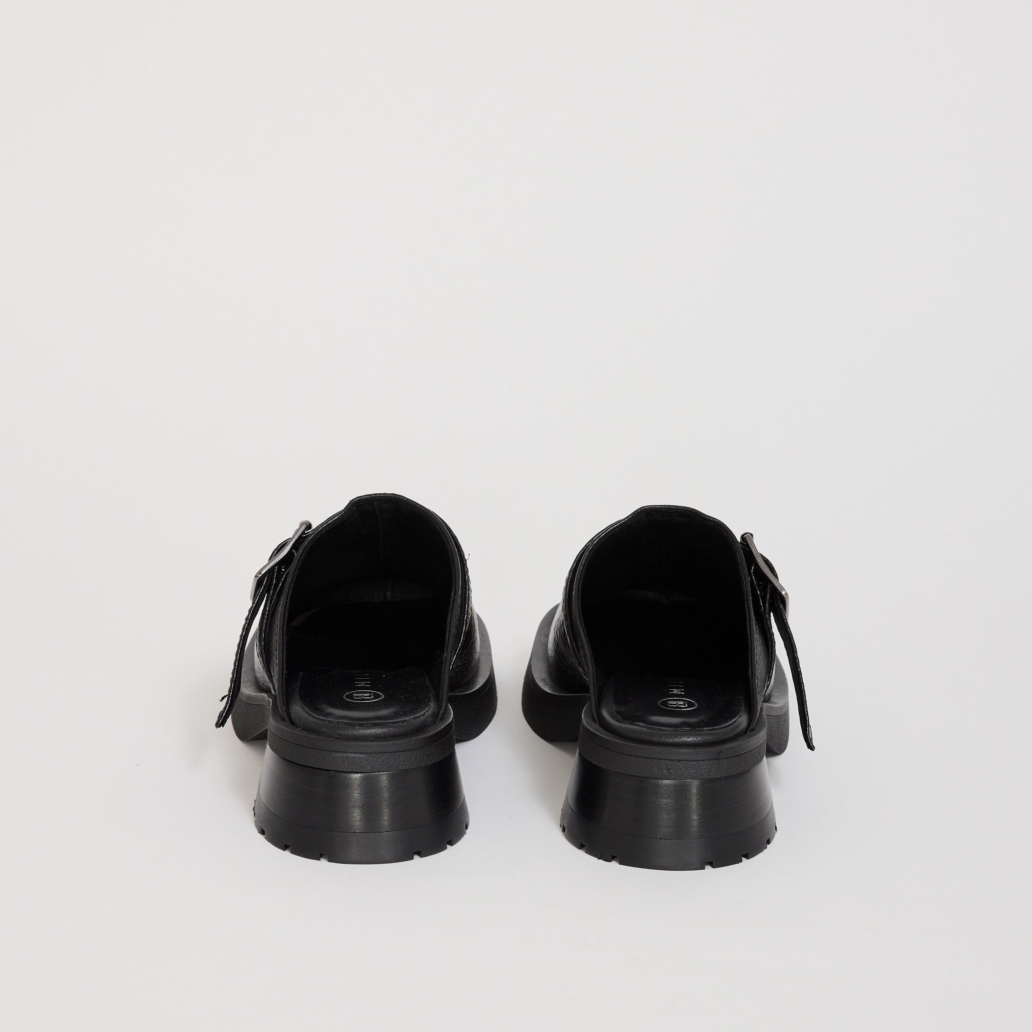 Aroa Black Mules