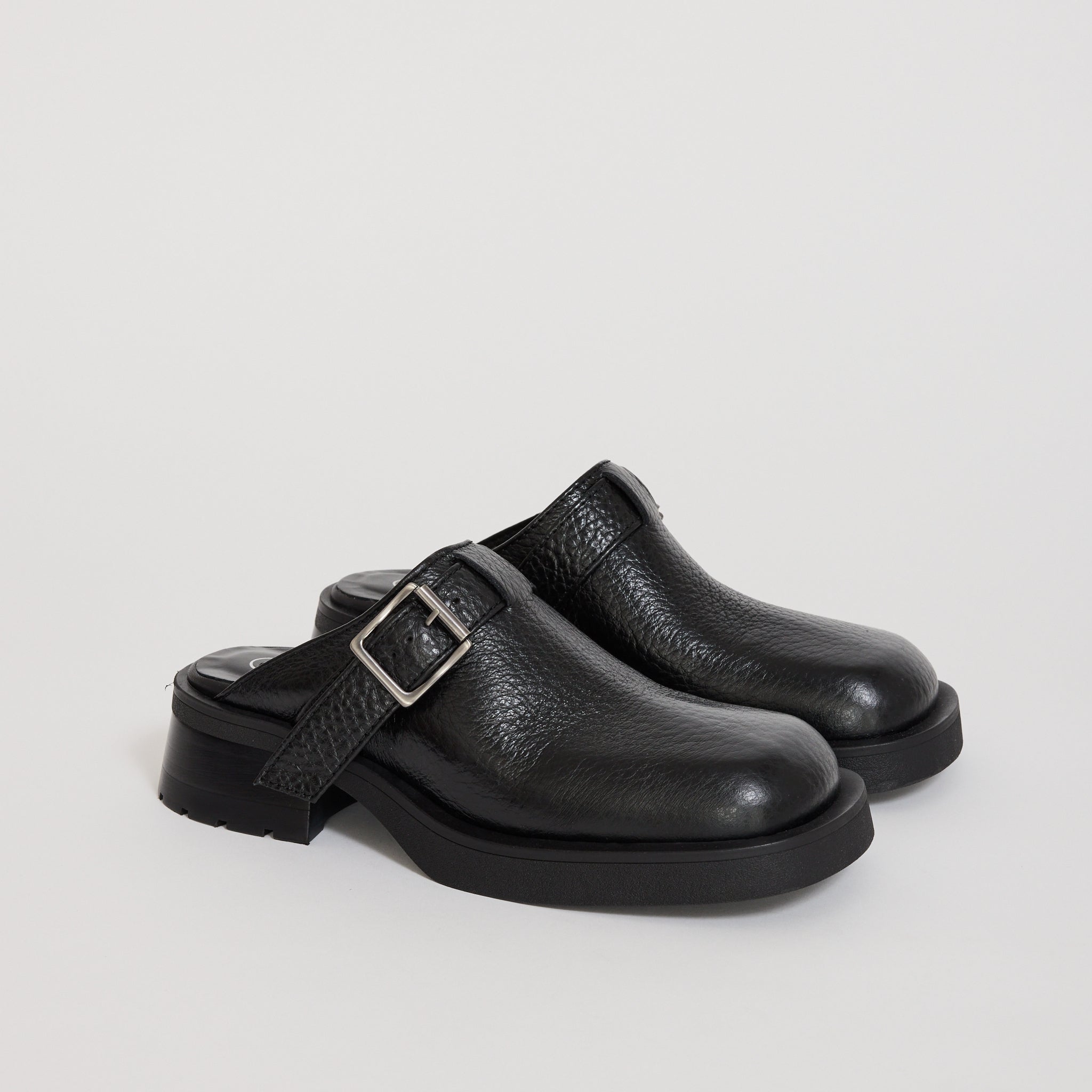 Aroa Black Mules | Elegant Women