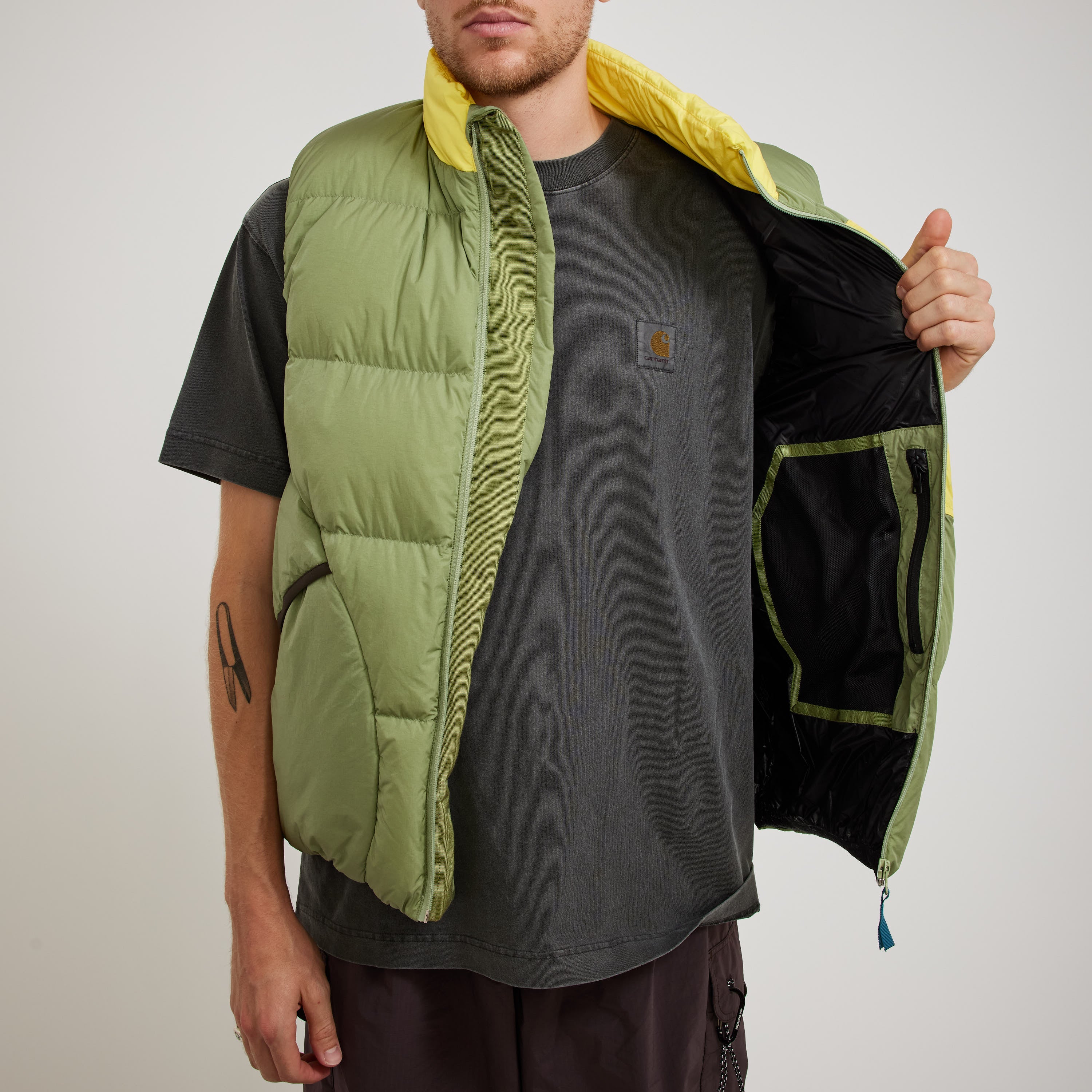 Nanga | Mazeno Ridge Vest Light Khaki | Maplestore