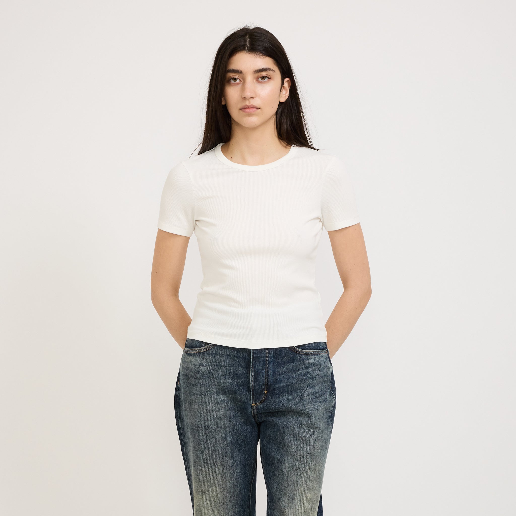 Leni Tee White