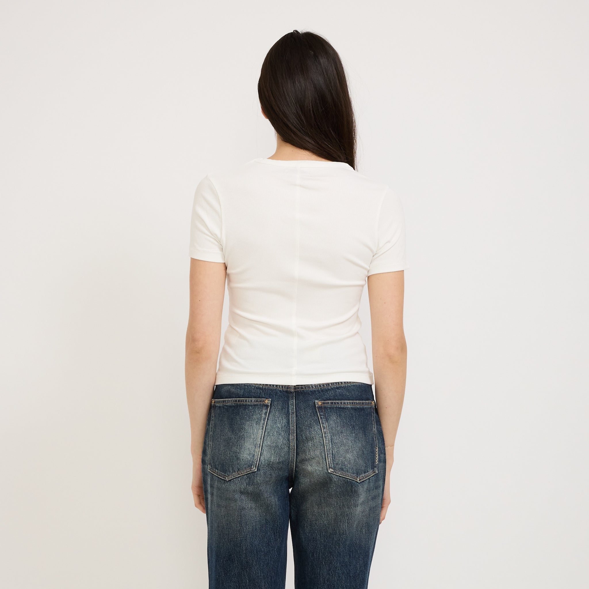 Leni Tee White