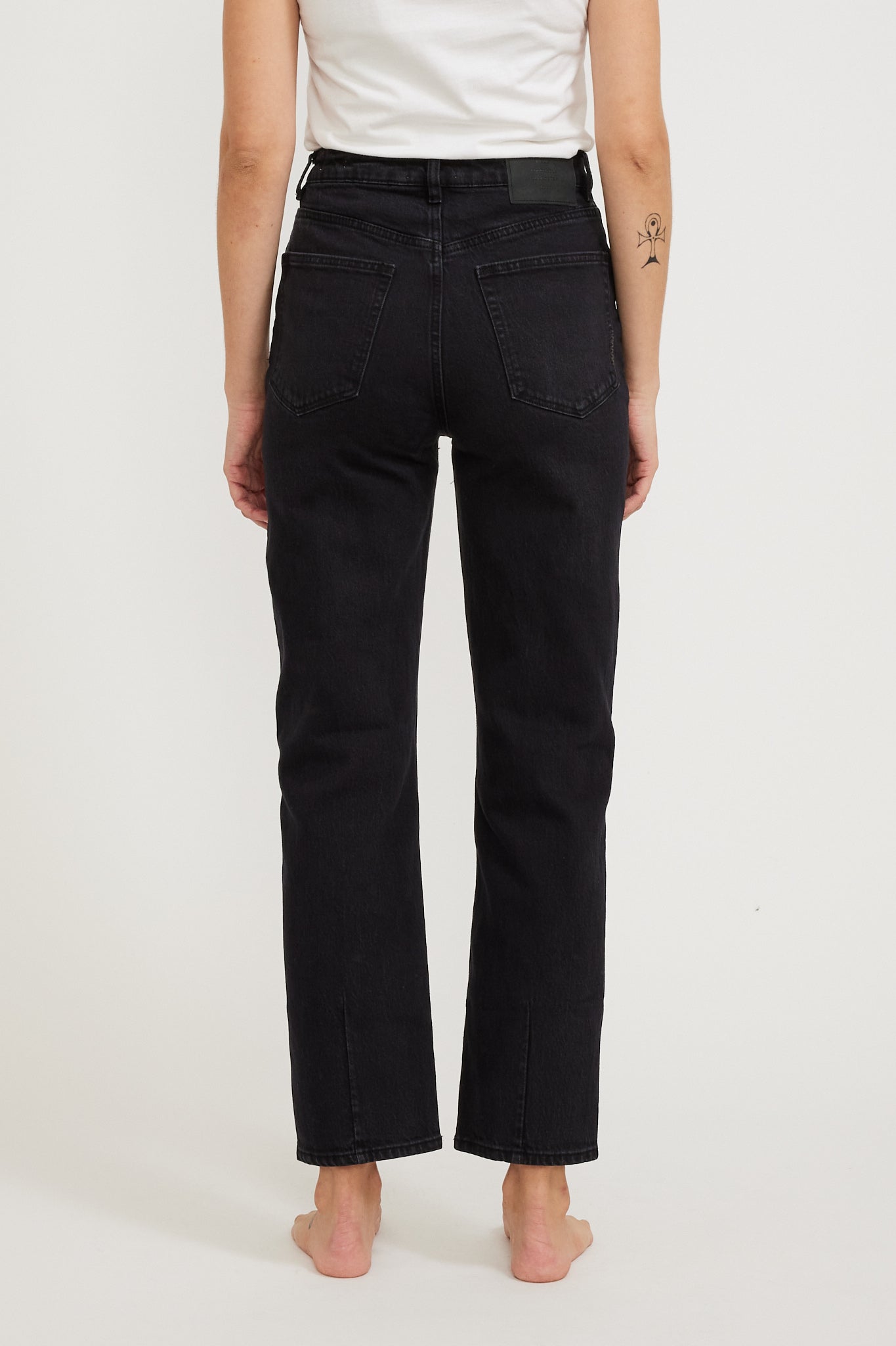 Neuw | Nico Straight Blackout Washed Black | Maplestore