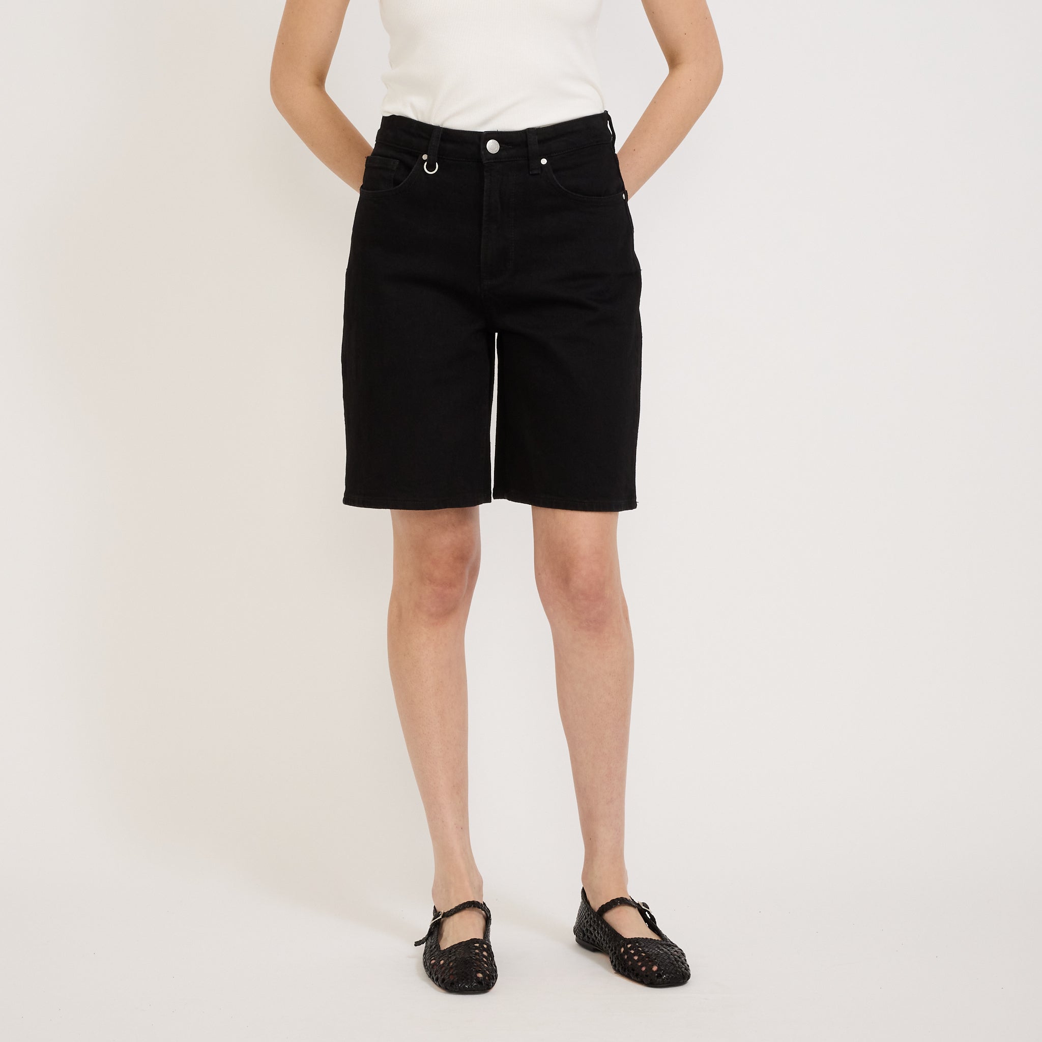 Phoebe Short Jet Black
