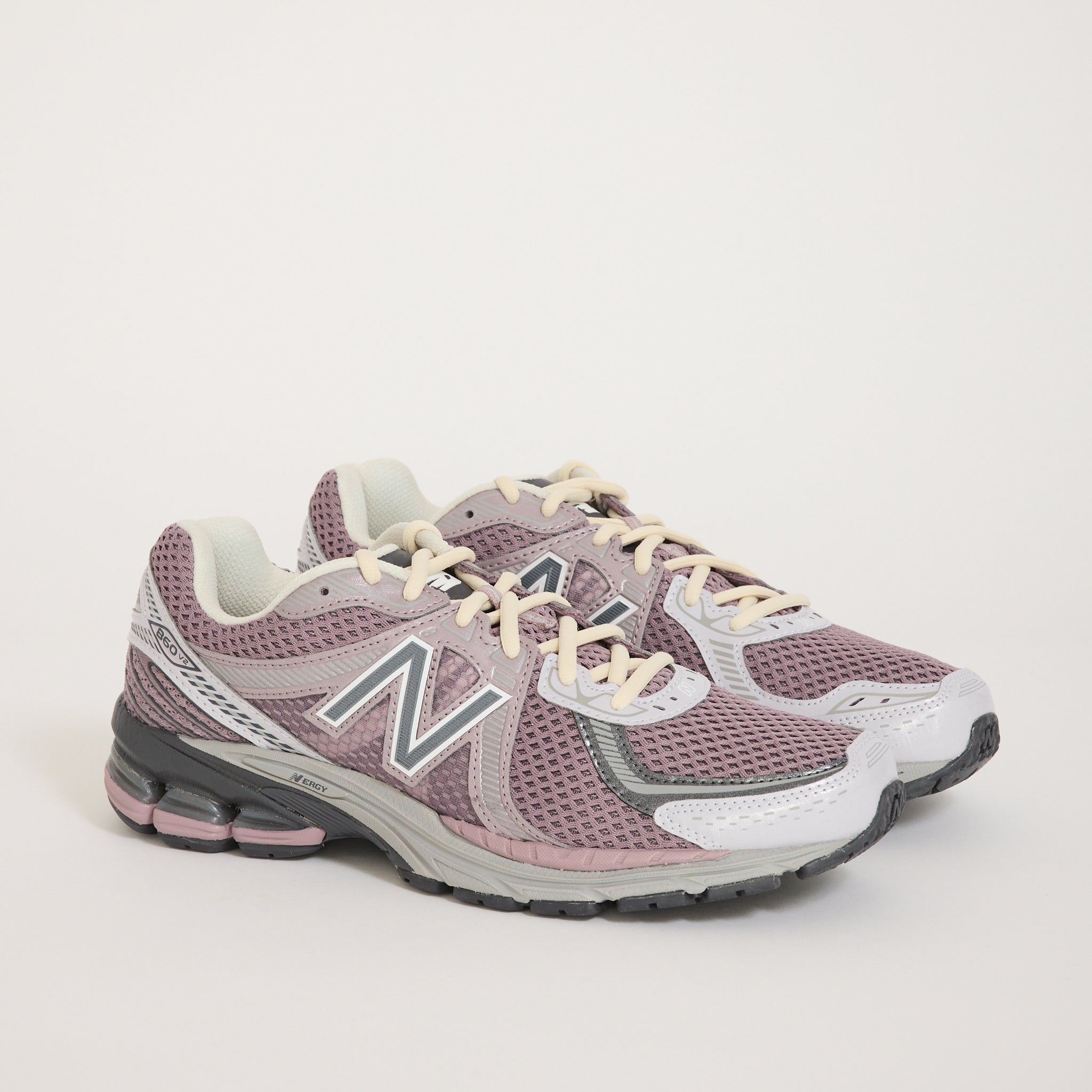 New Balance ML860V2 Ice Wine | Maplestore