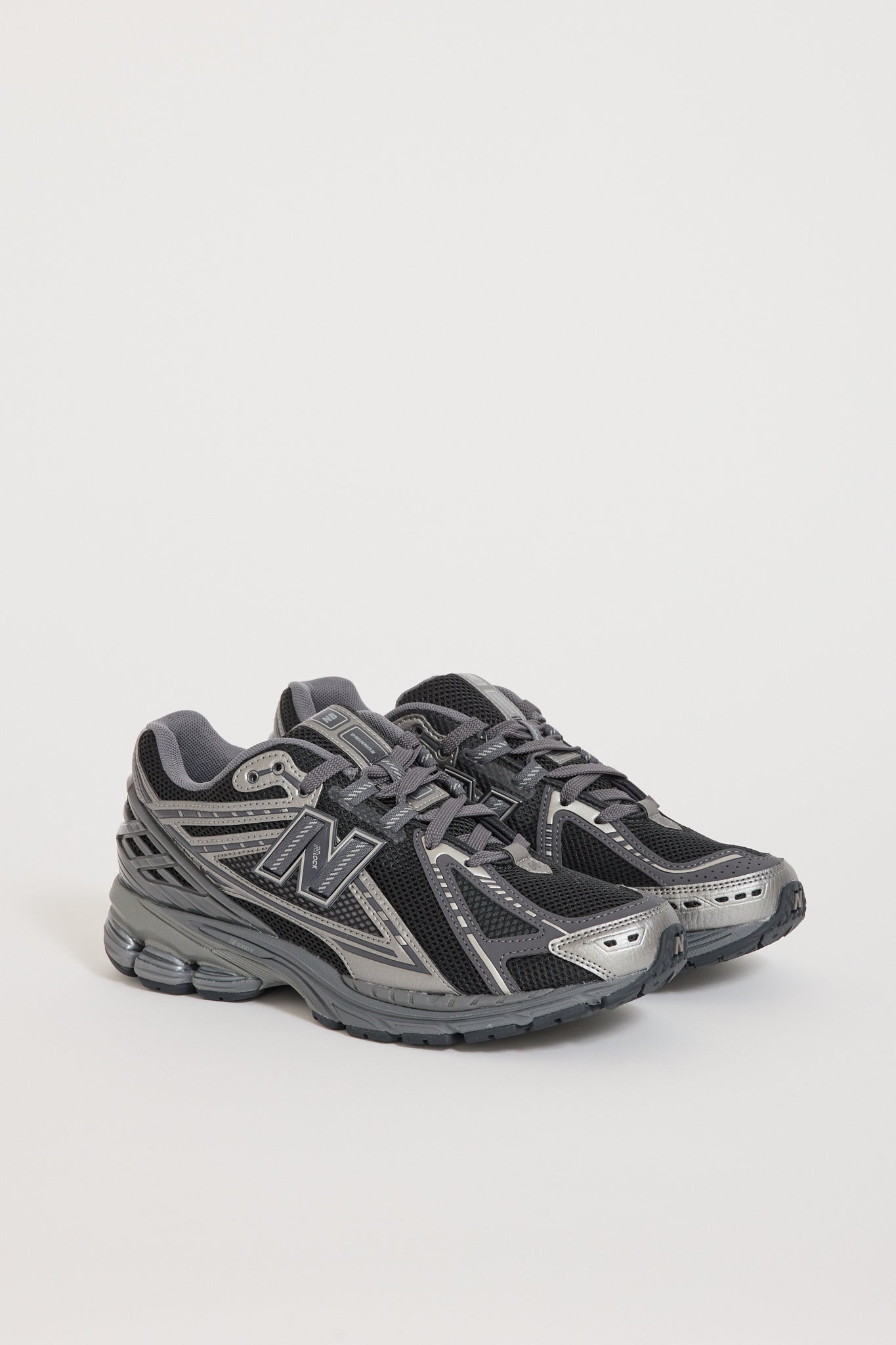 New Balance | M1906RES Black/Silver | Maplestore