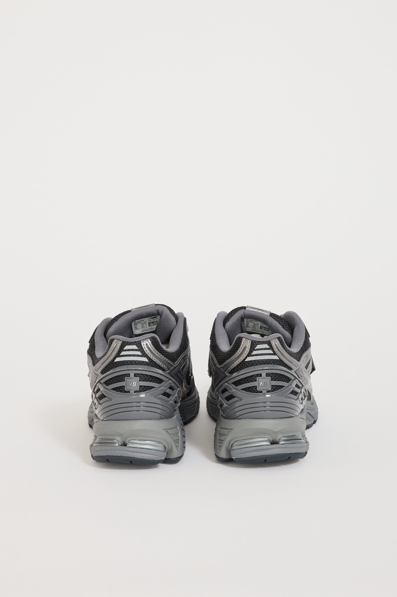 New Balance | M1906RES Black/Silver | Maplestore