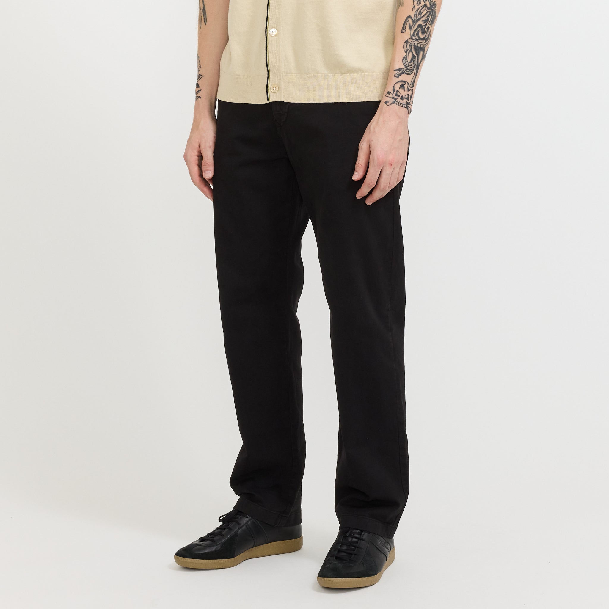 Aden Chino Black