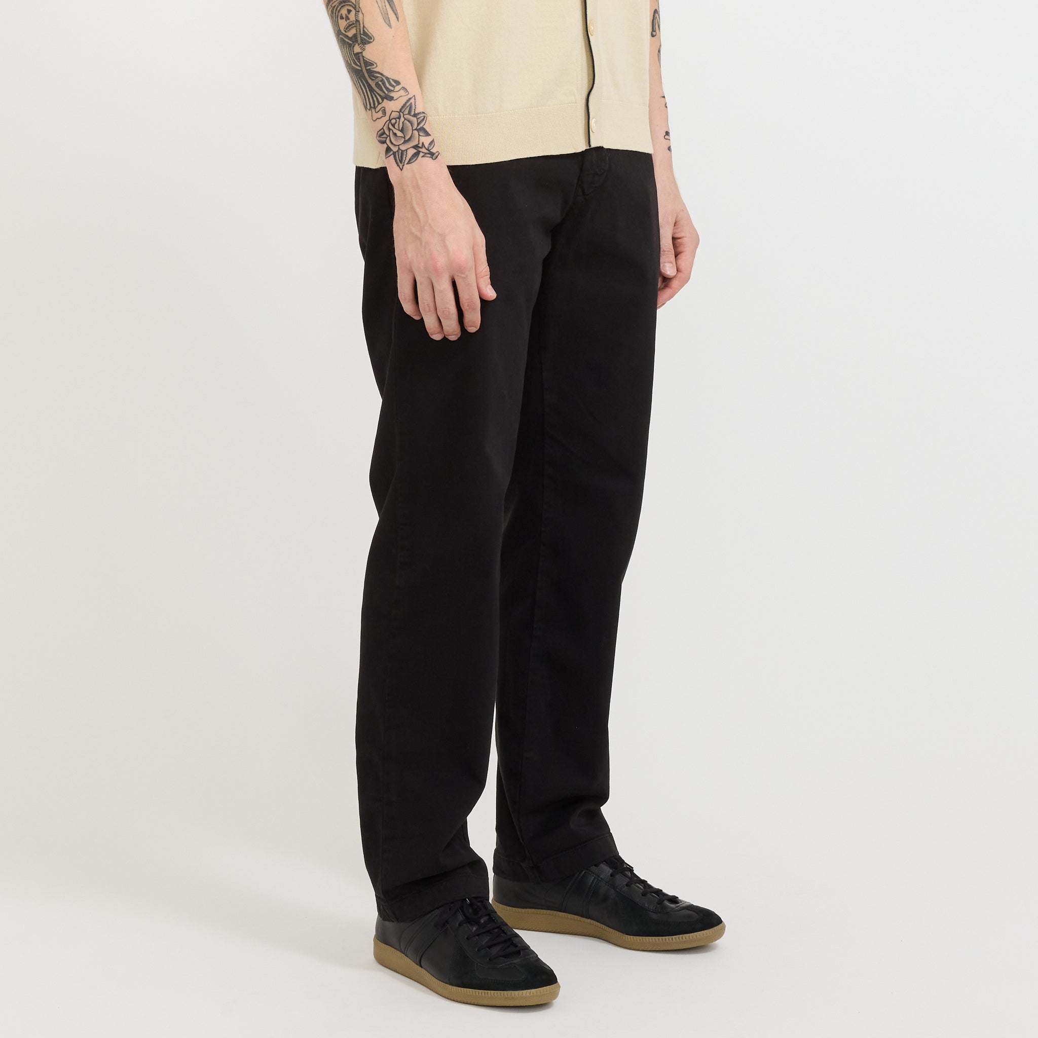 Aden Chino Black