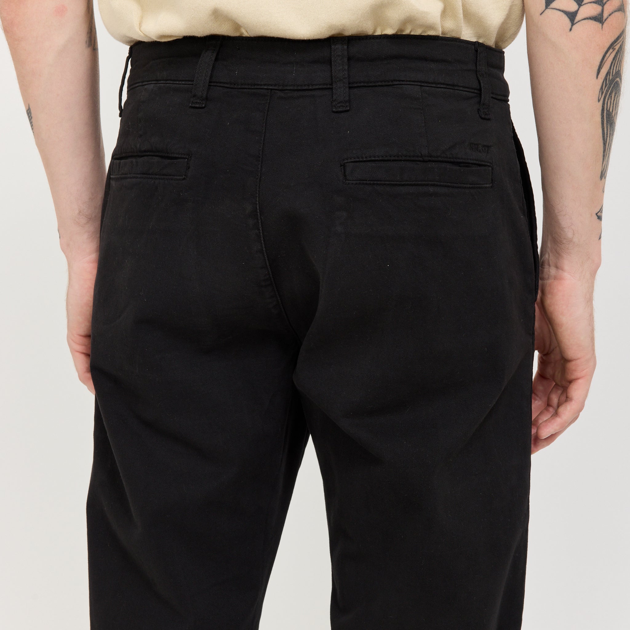 Aden Chino Black