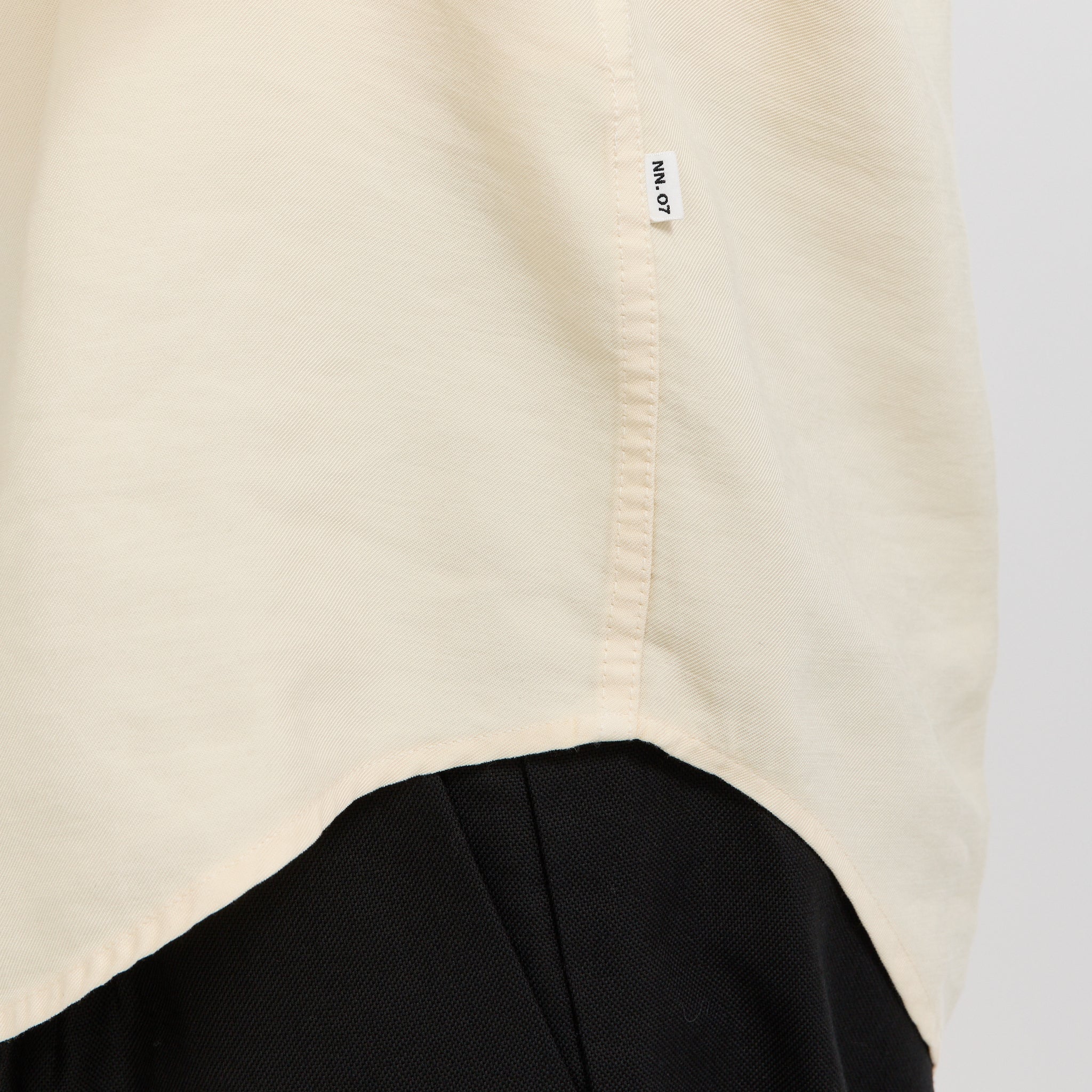 NN07 | Colby Shirt Ivory | Maplestore