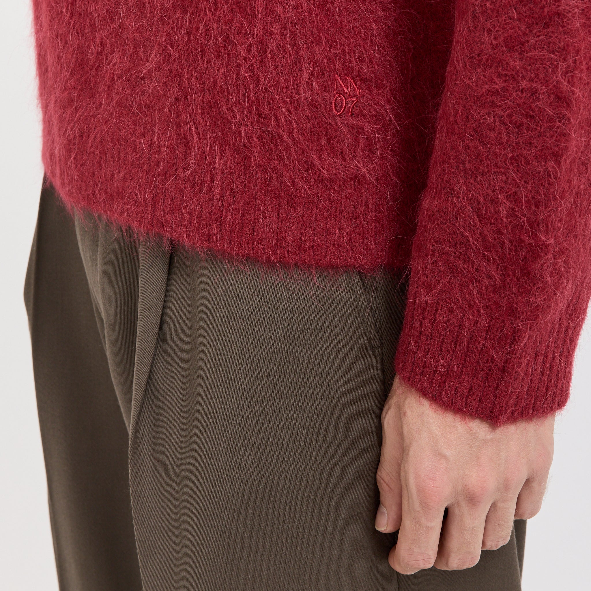 NN07 | Russell Crew Cranberry | Maplestore
