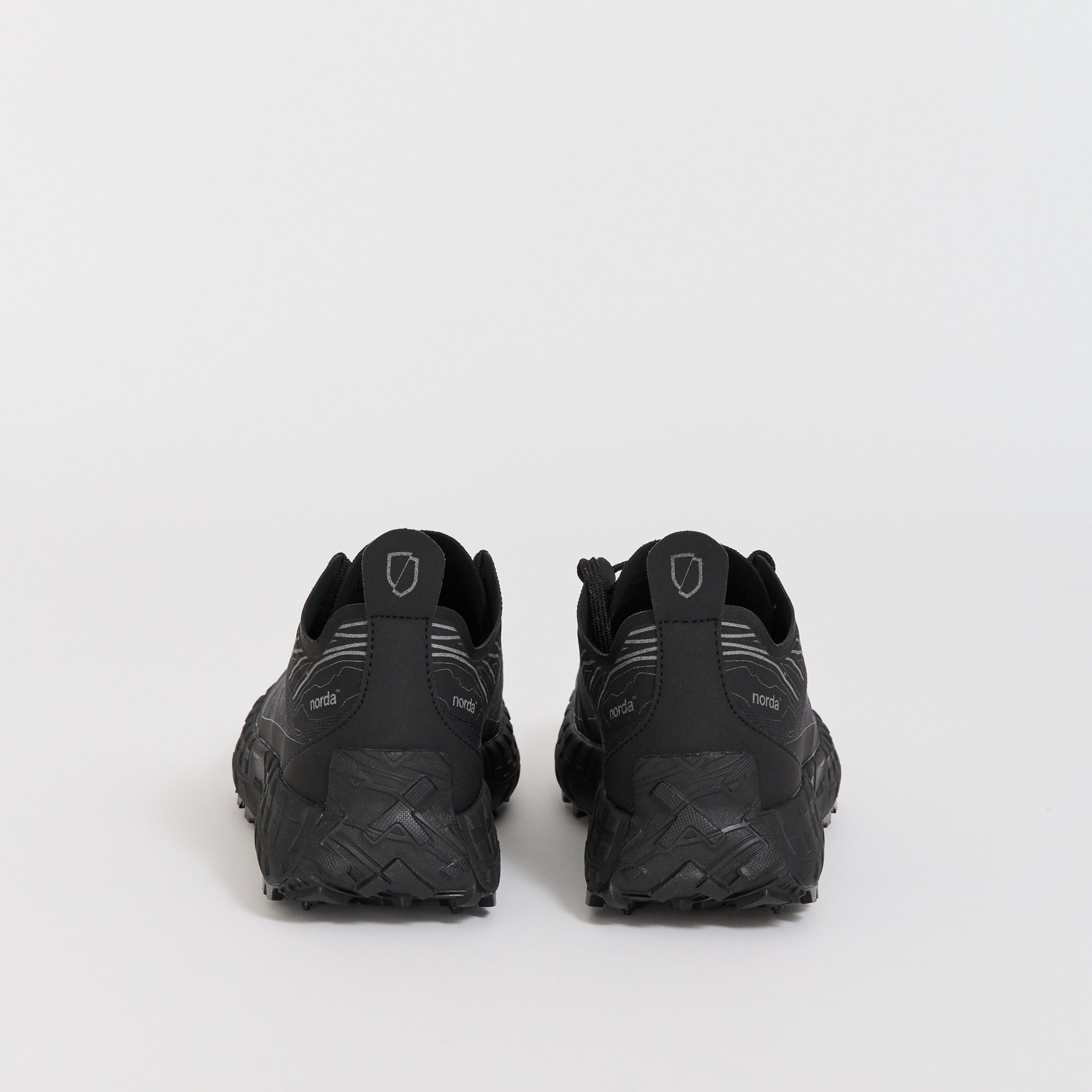 Norda | Norda 001A Stealth Black | Maplestore