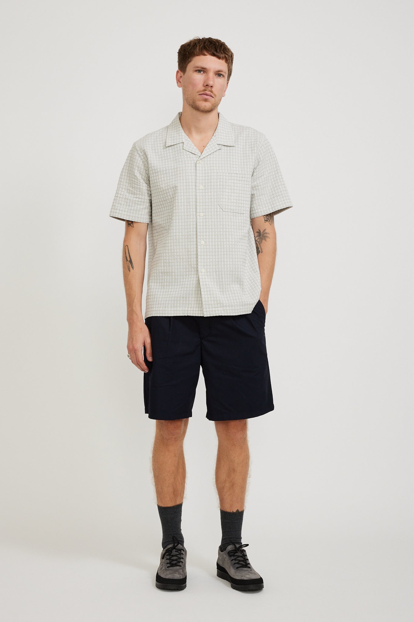 Norse Projects | Benn Relaxed Typewriter Pleated Short Dark Navy | Maplestore