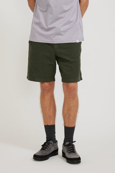 Norse Projects | Ezra Relaxed Cotton Linen Short Spruce Green | Maplestore