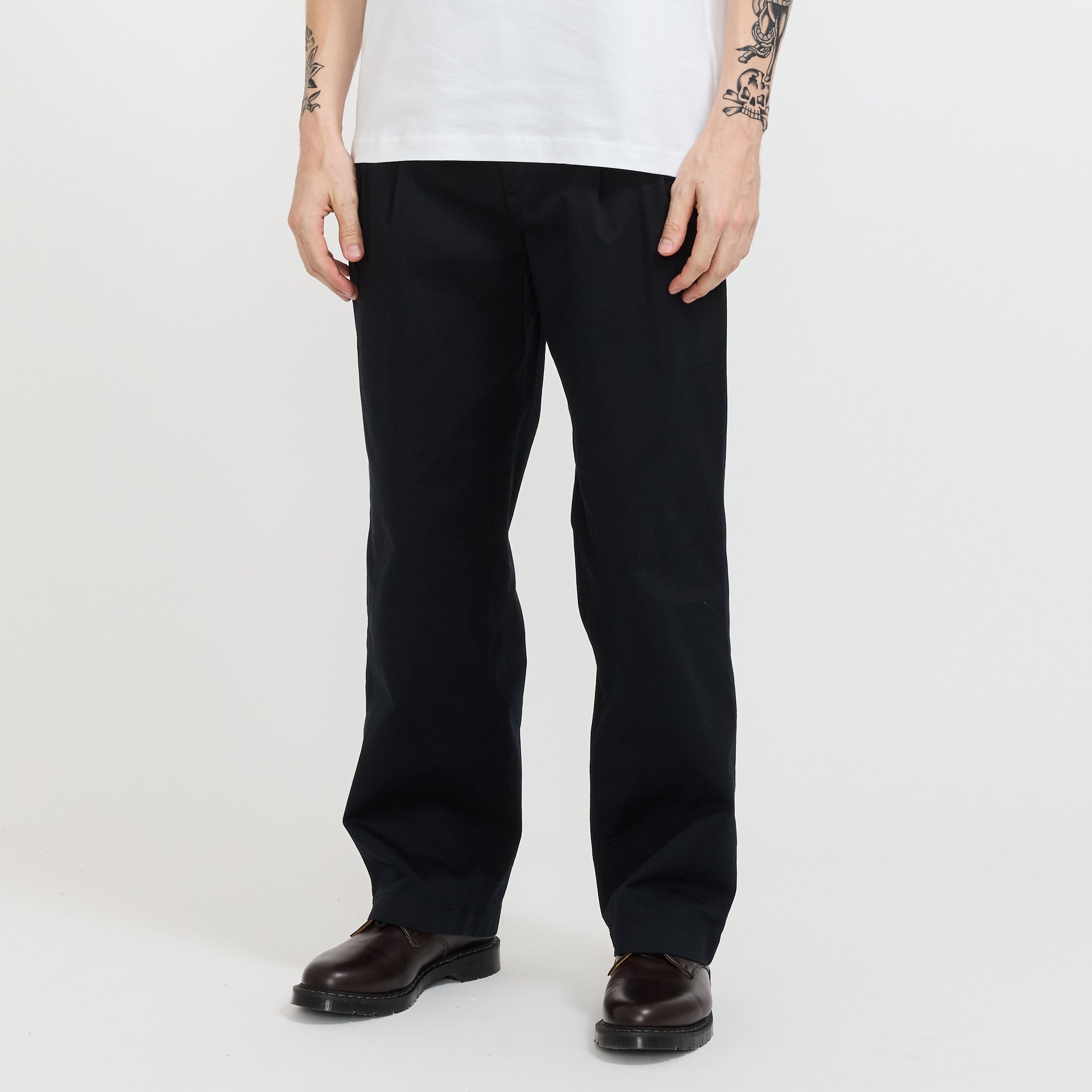 Norse Projects | Benn Relaxed Twill Pleated Trouser Black | Maplestore
