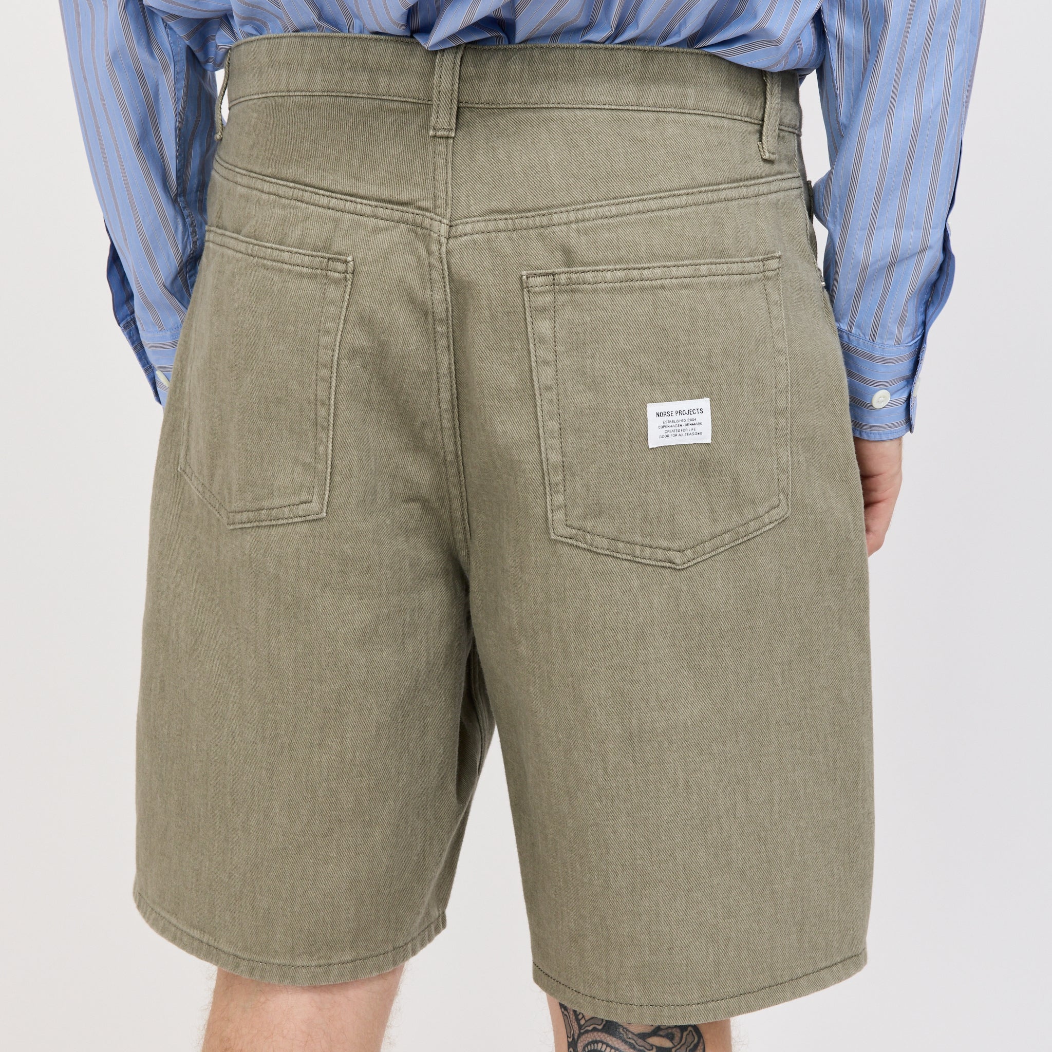 Norse Projects | Korshavn Relaxed 5 Pocket Resist Dyed Twill Short Vetiver | Maplestore