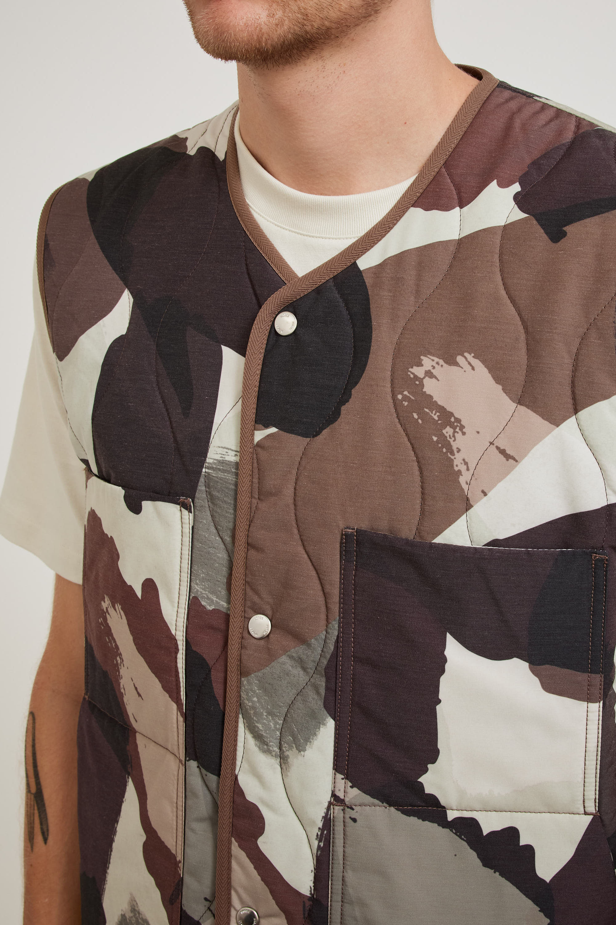 Norse Projects | Peter Camo Nylon Insulated Vest Espresso | Maplestore