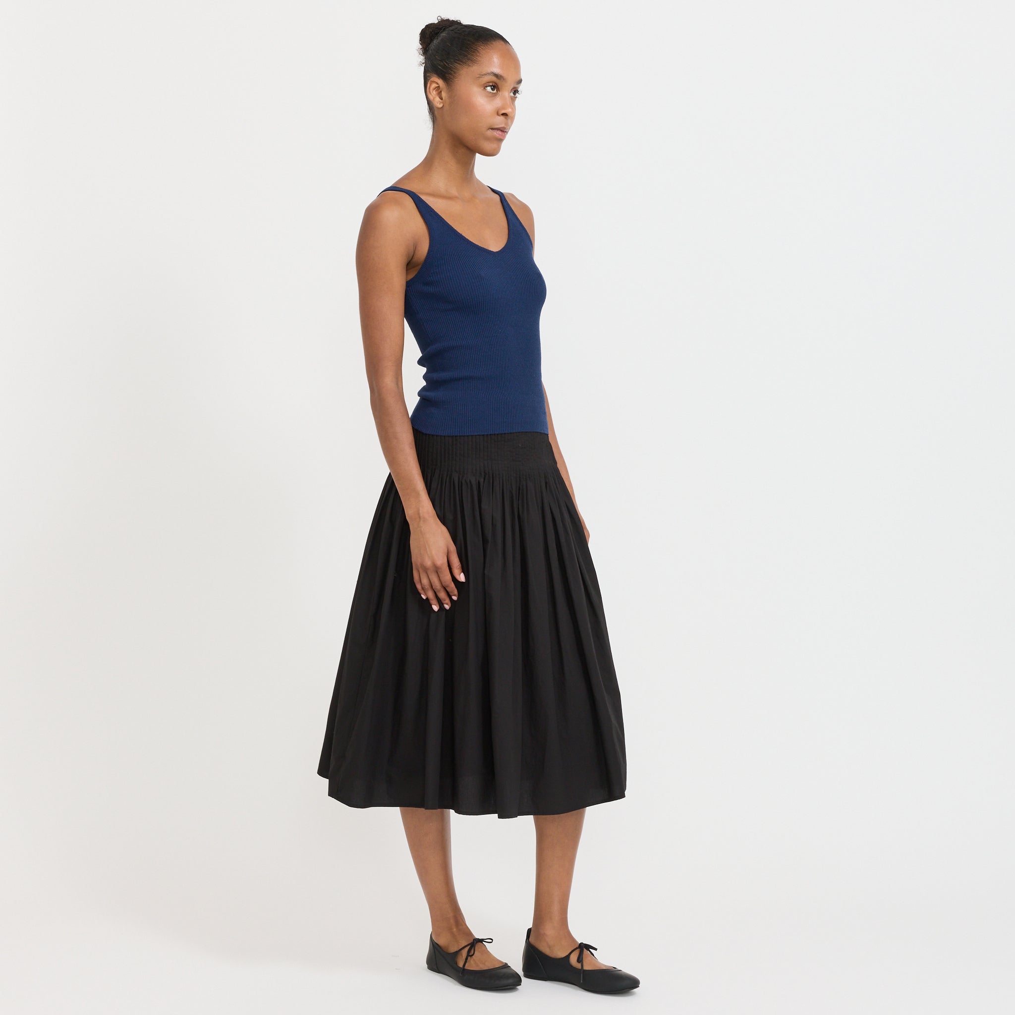 Haze V-Neck Sleeveless Knit Top Navy