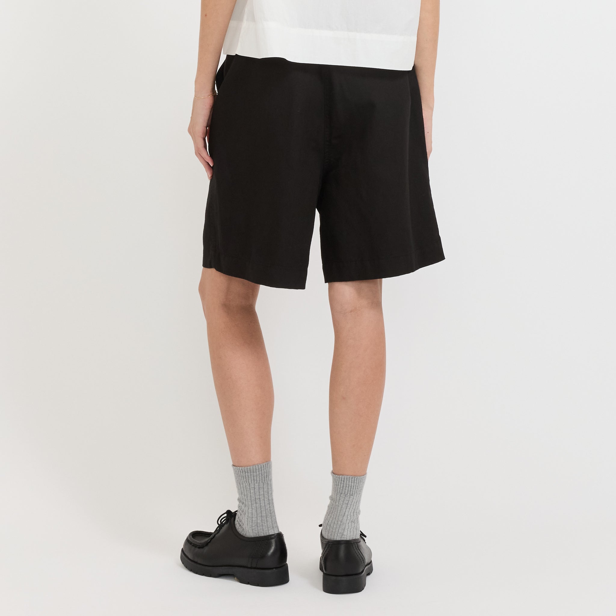 Nothing Written | Pale Linen Banding Shorts Black | Maplestore