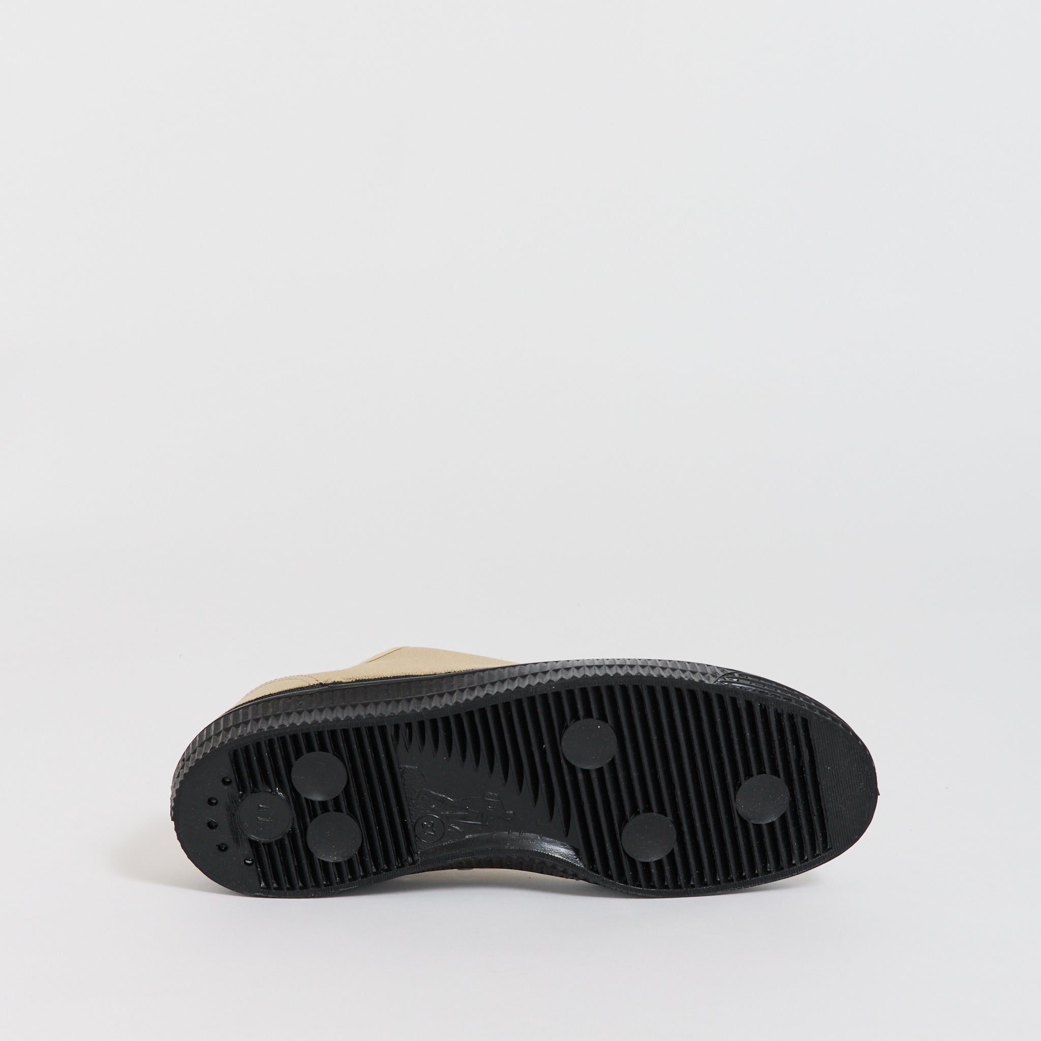 Novesta | Star Master Sand/Black | Maplestore