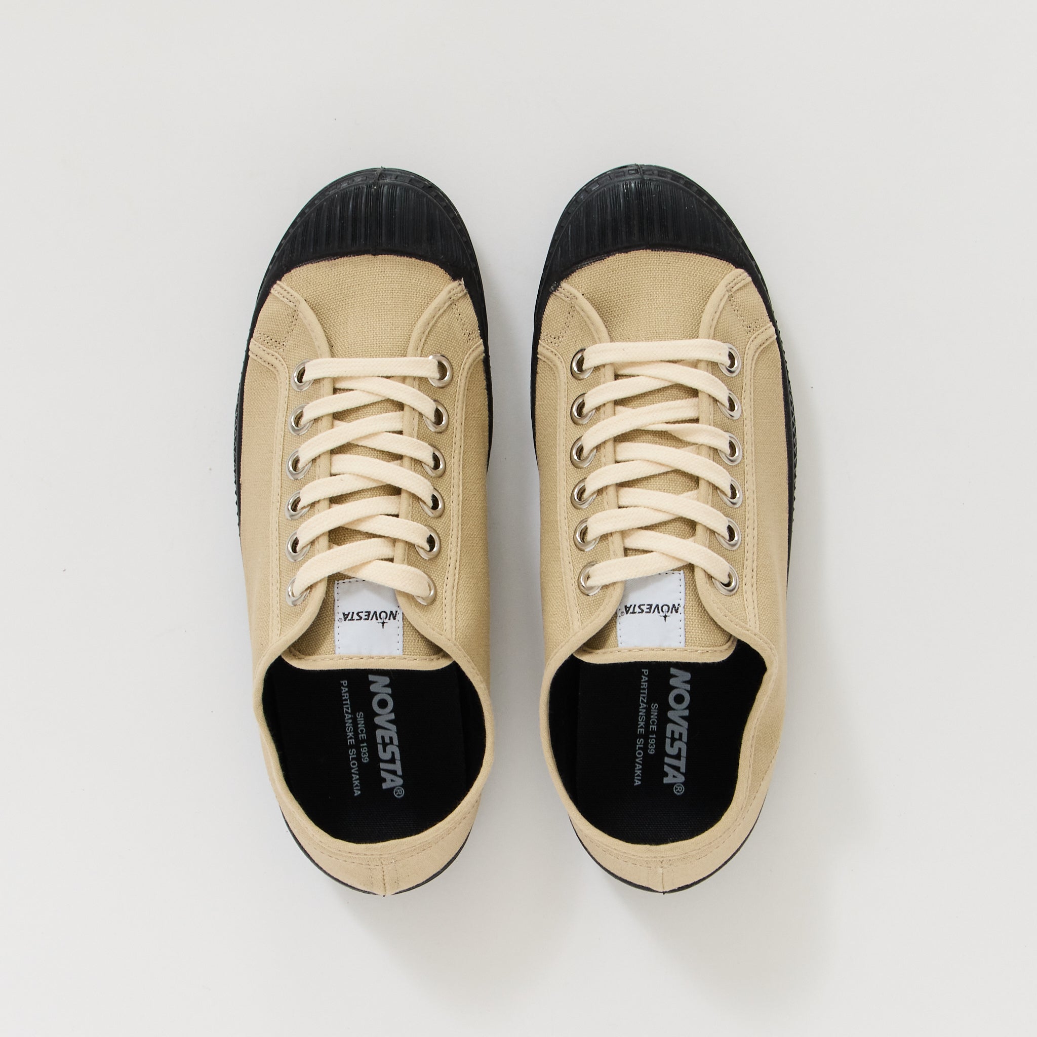 Novesta | Star Master Sand/Black | Maplestore
