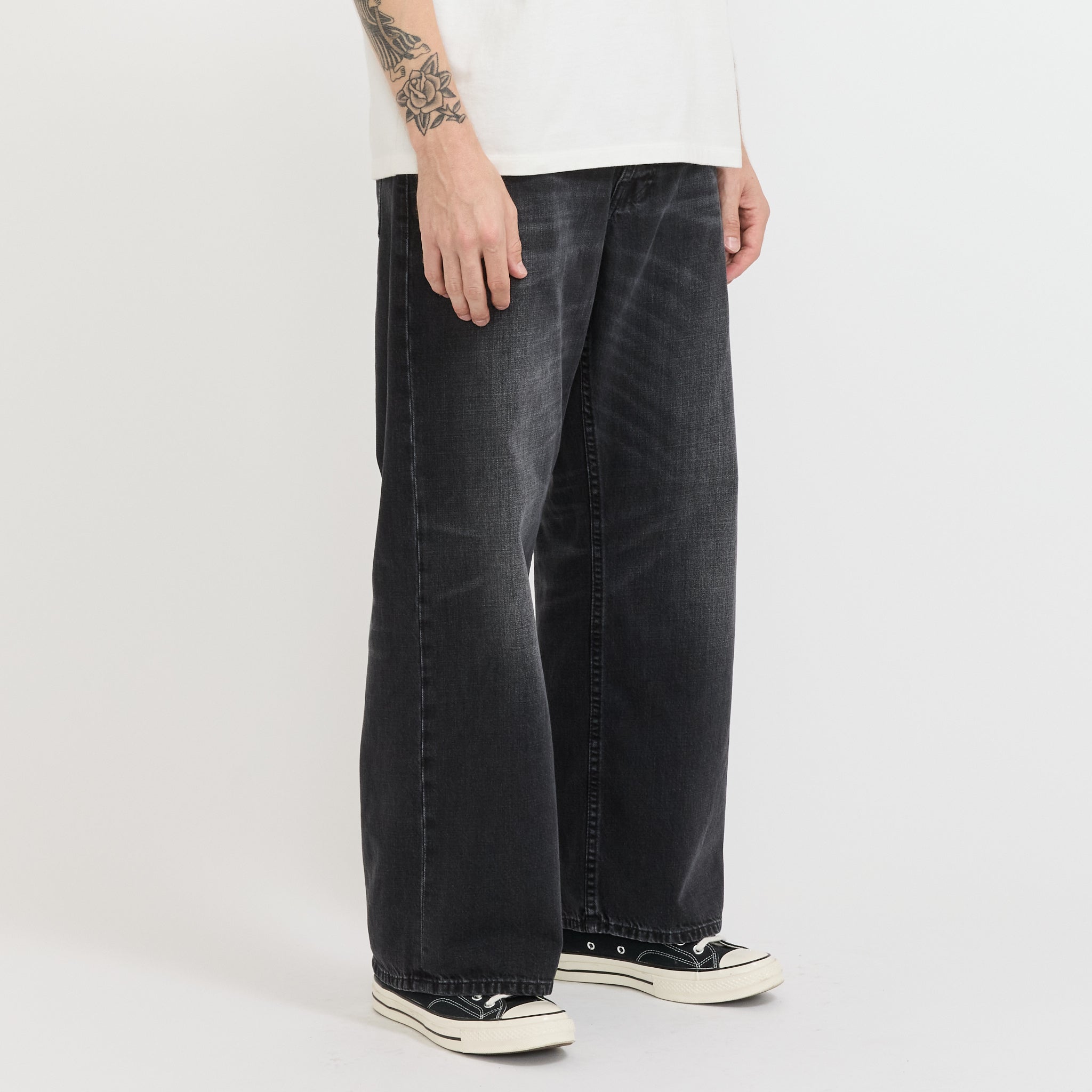 Loud Larry Black Storm