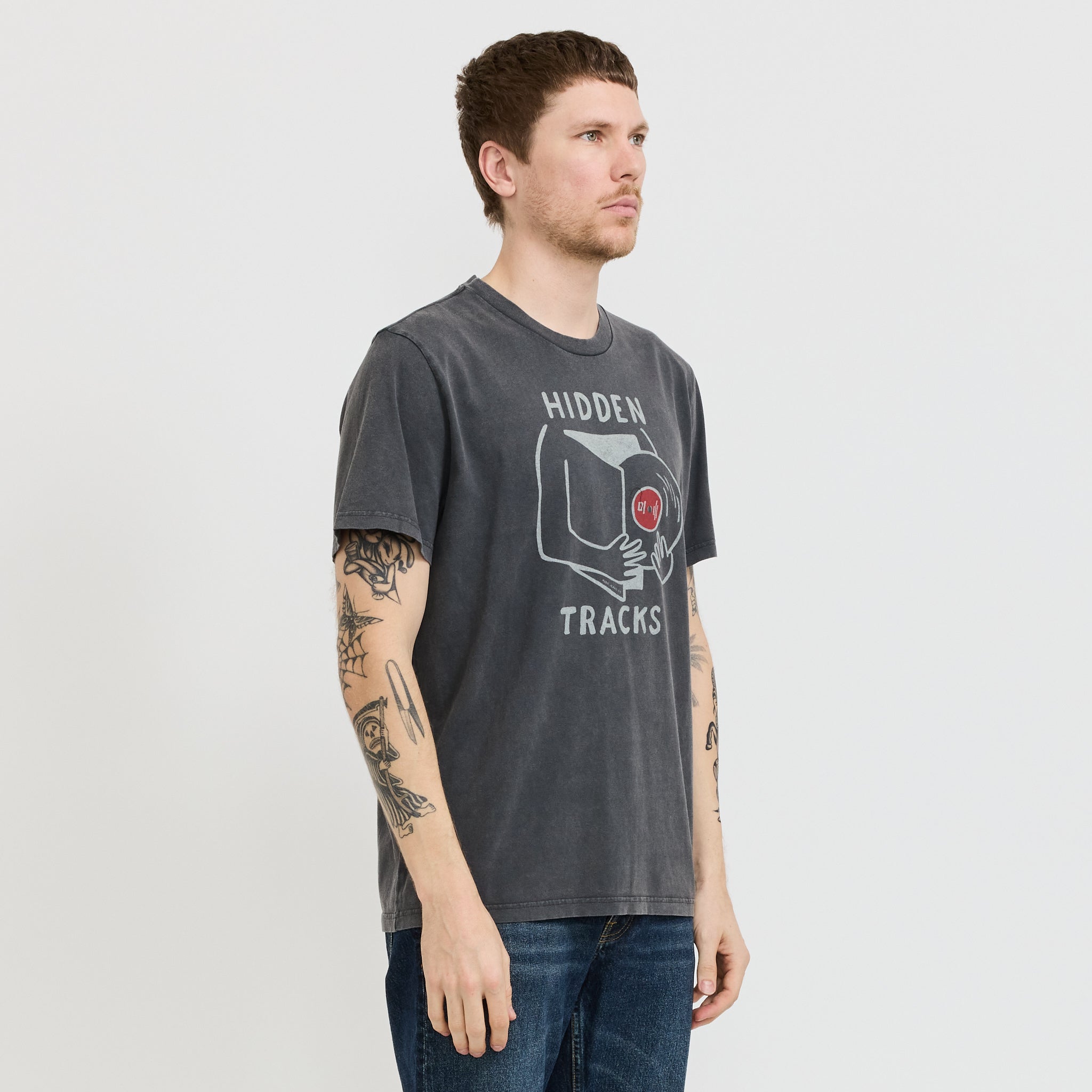 Nudie Jeans Co. | Roy Hidden Track T-Shirt Antracite | Maplestore