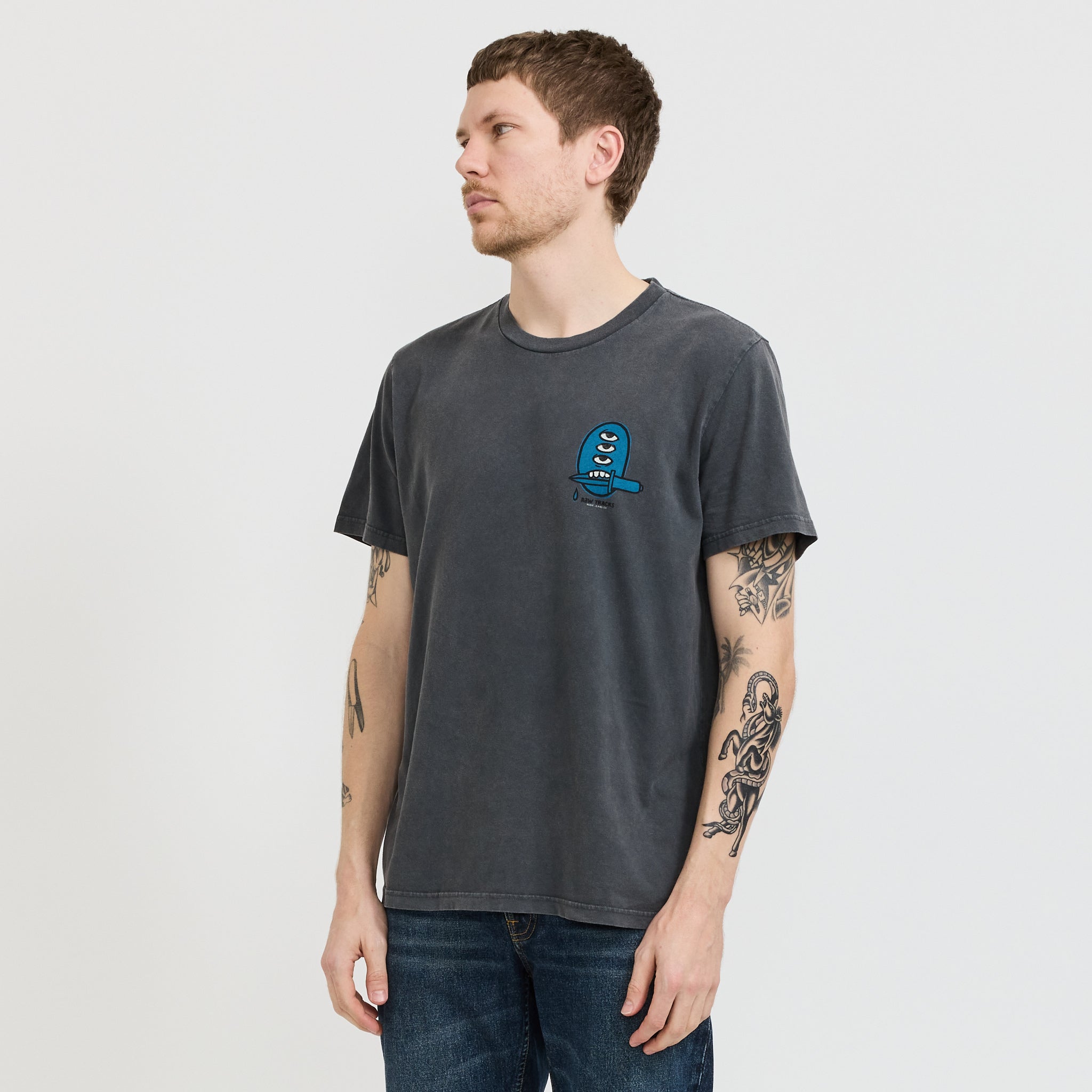 Nudie Jeans Co. | Roy Raw Tracks T-Shirt Antracite | Maplestore