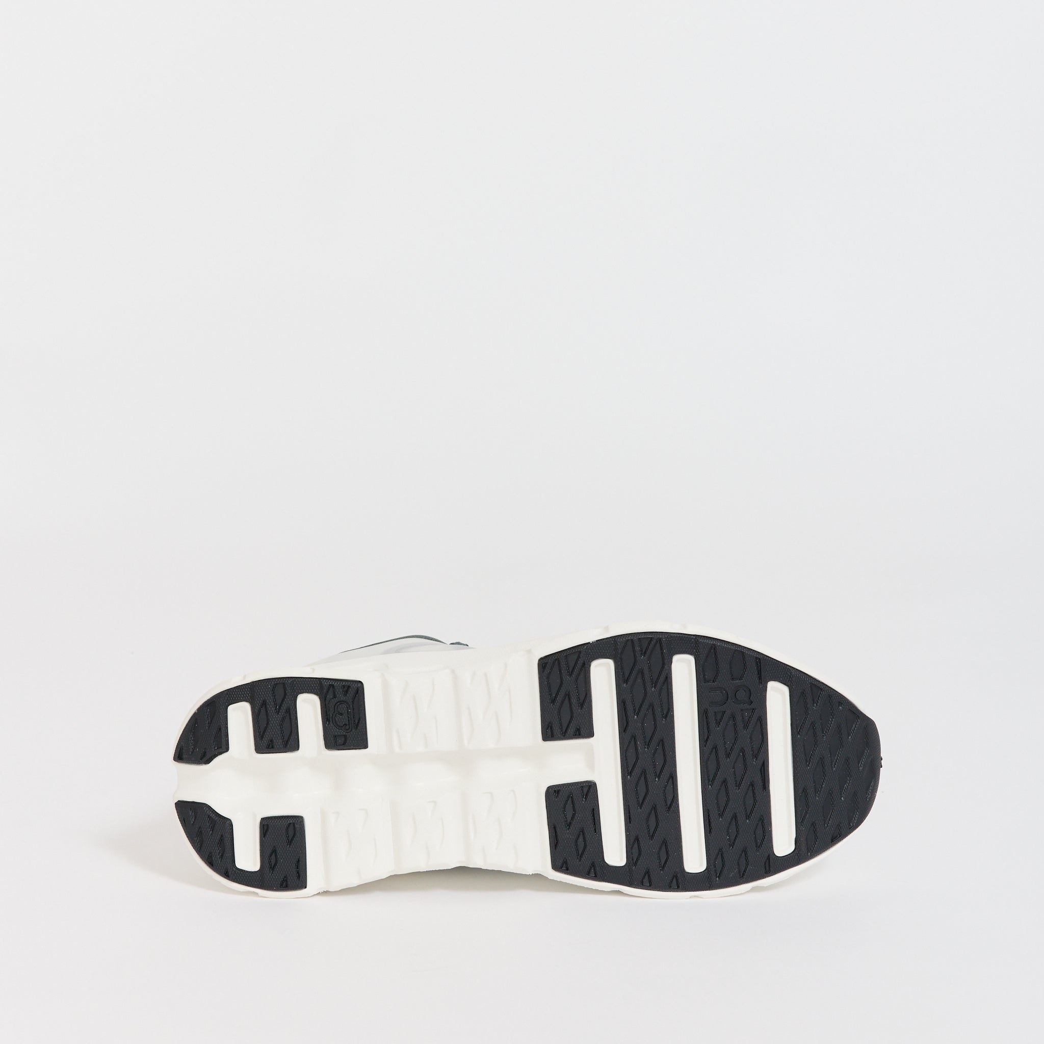 On Running | Cloudtilt Remix Olive/Ivory | Maplestore