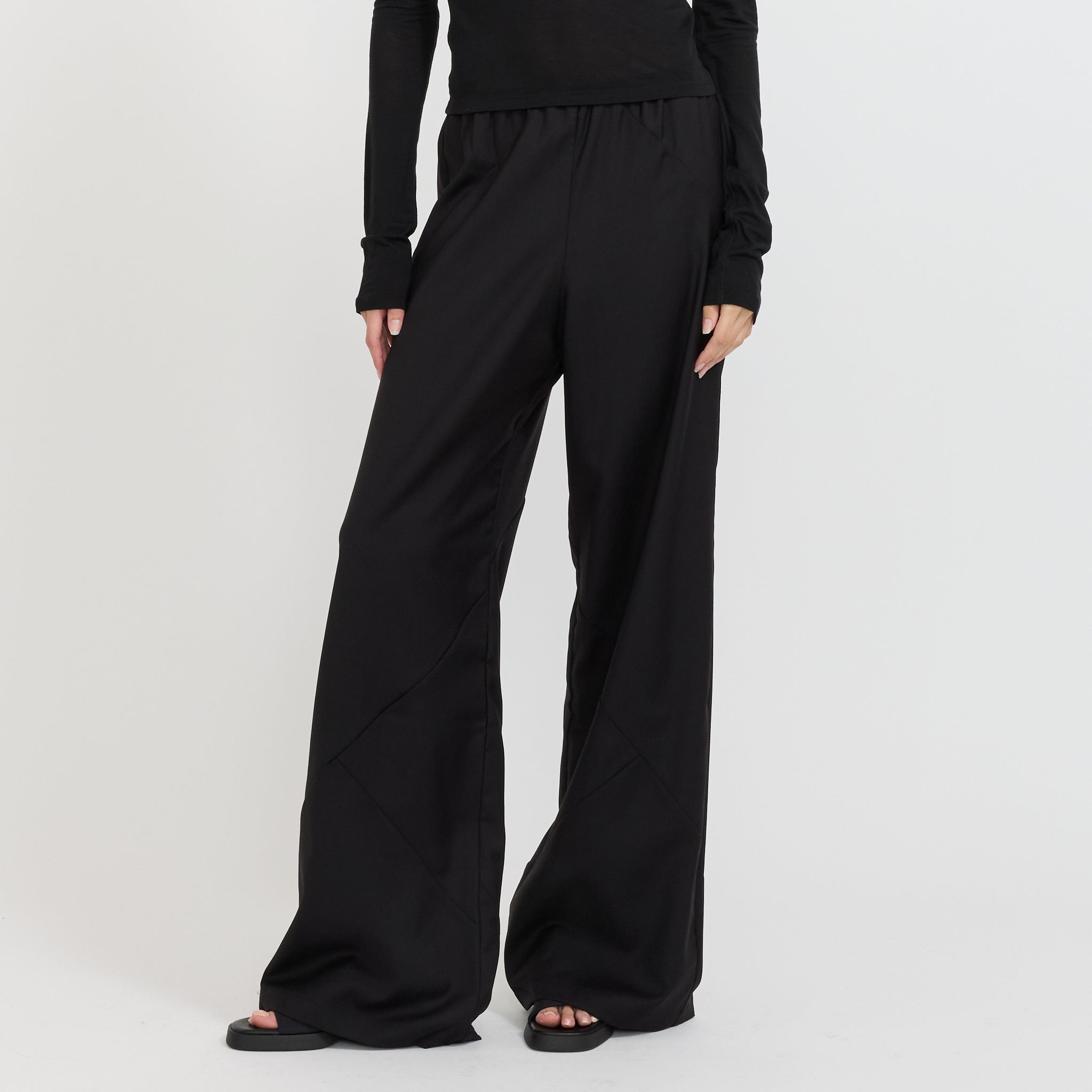 Paris Georgia | Bias Wool Pants Black | Maplestore
