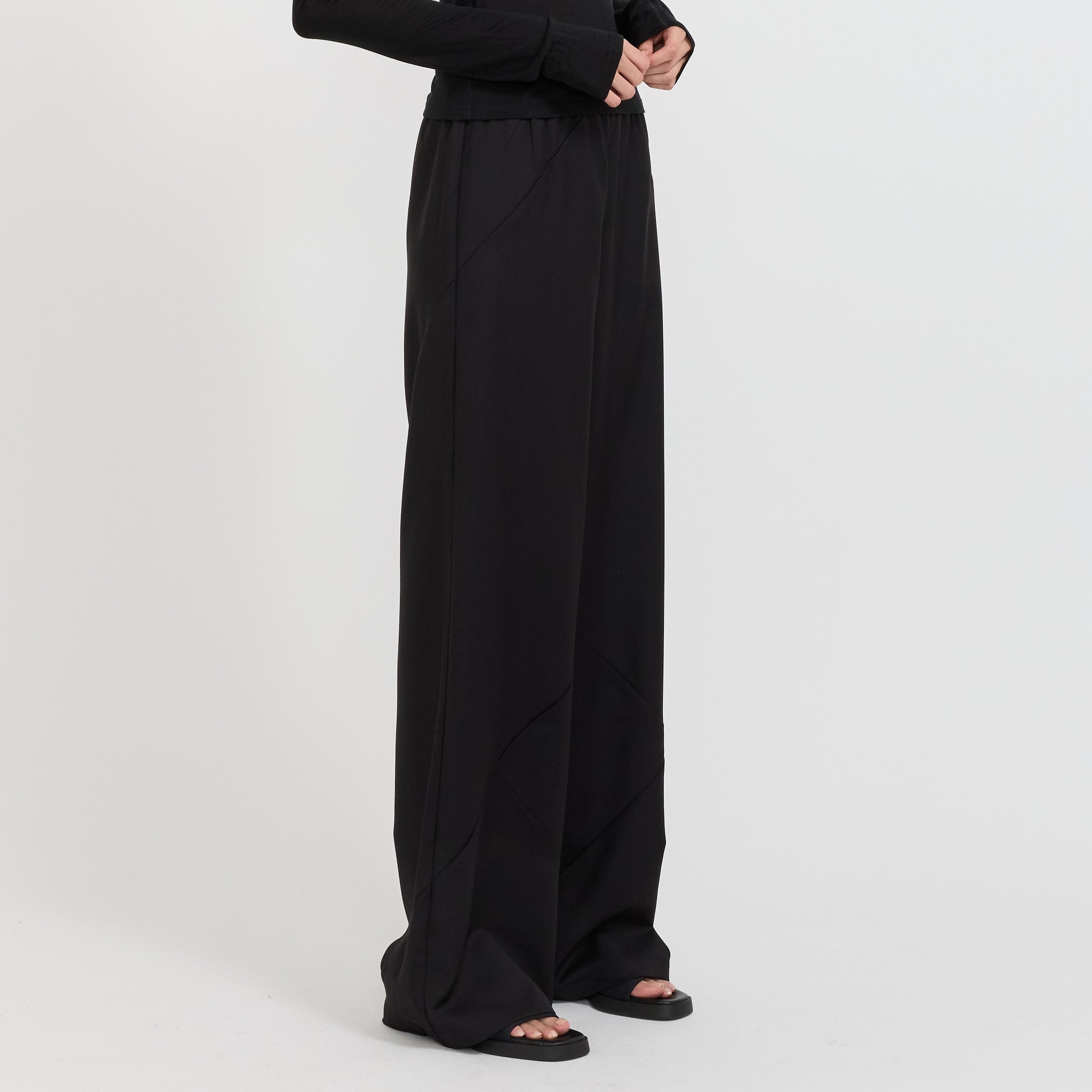 Paris Georgia | Bias Wool Pants Black | Maplestore