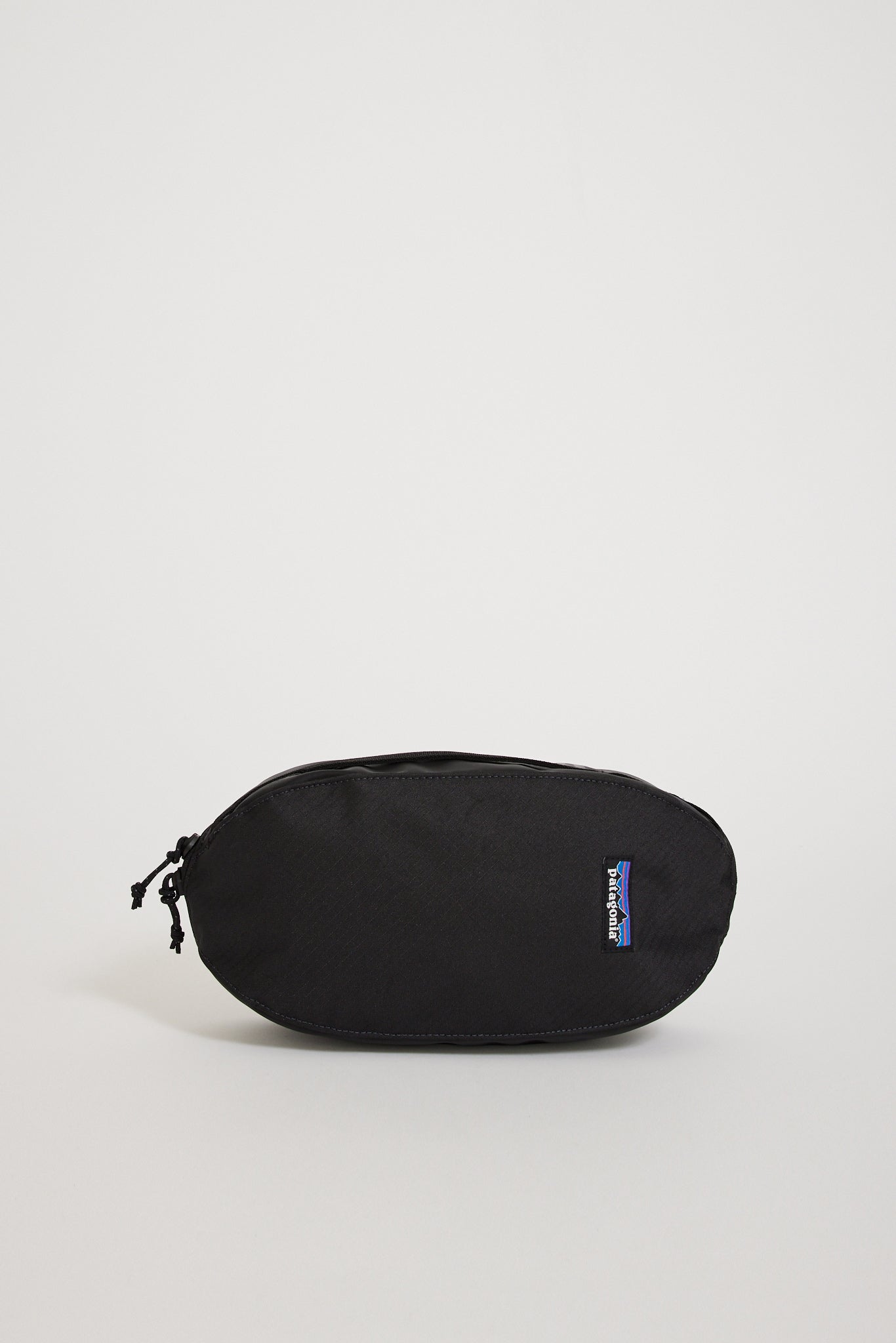 Patagonia | Black Hole Cube Small Black | Maplestore
