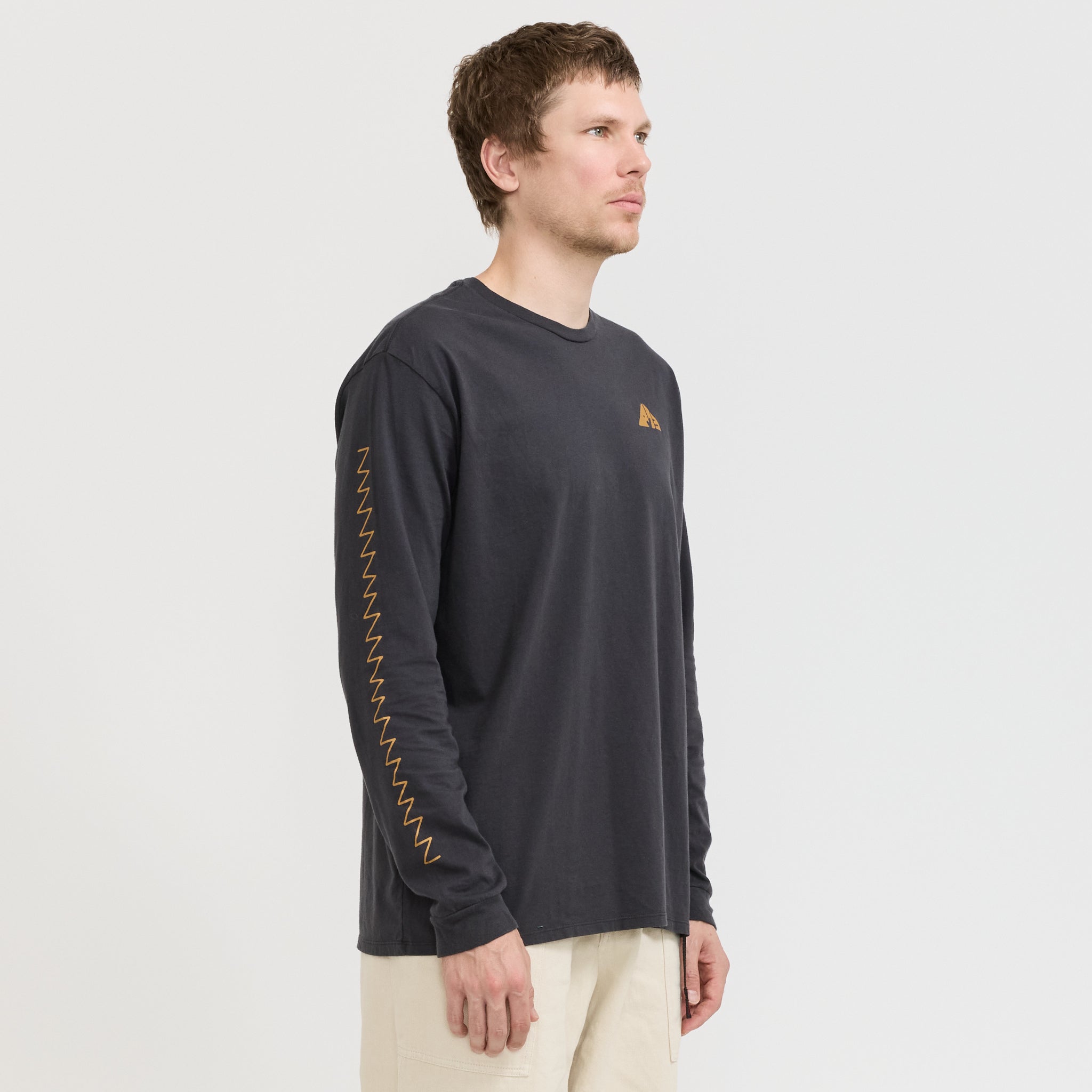 Patagonia | L/S Driftaways Organic T-Shirt Ink Black | Maplestore