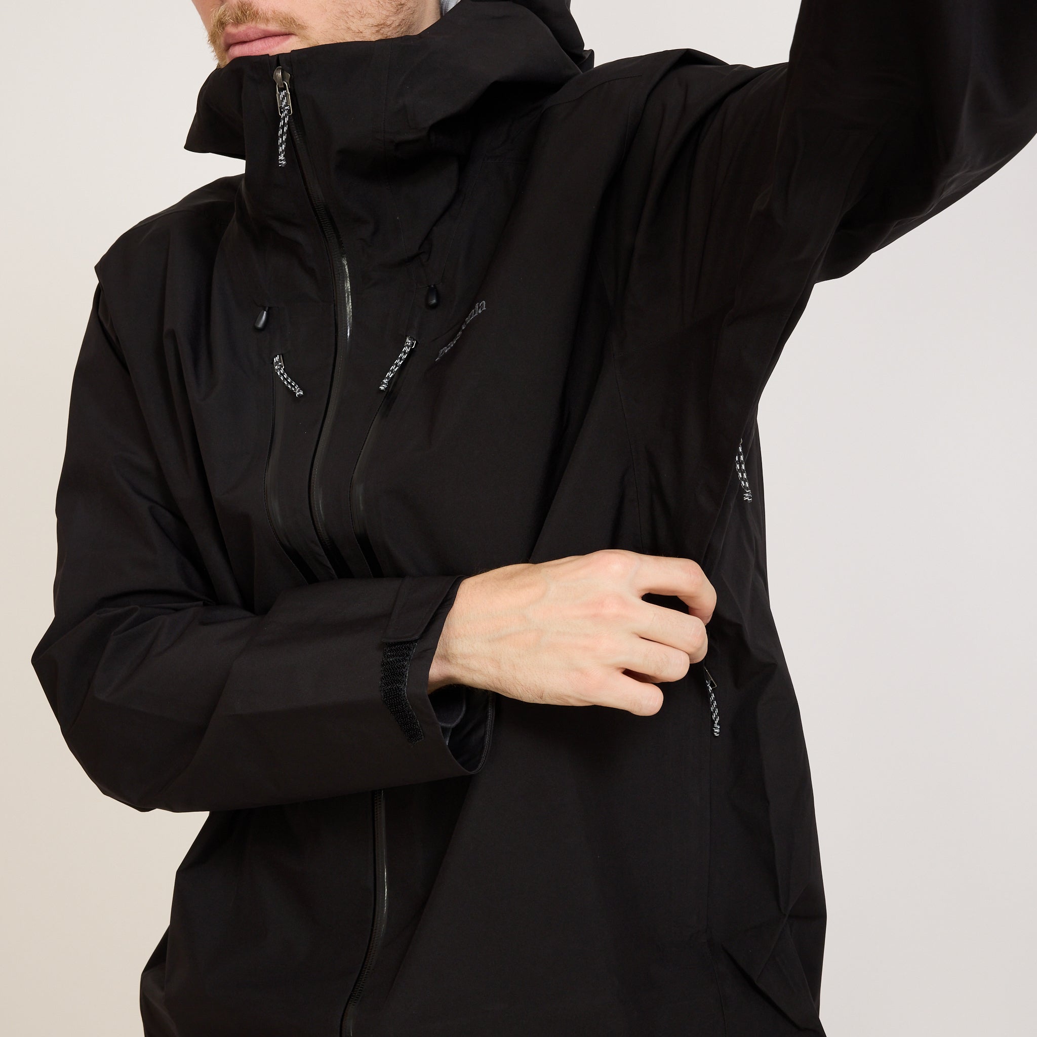 Patagonia | Triolet Jacket Black | Maplestore