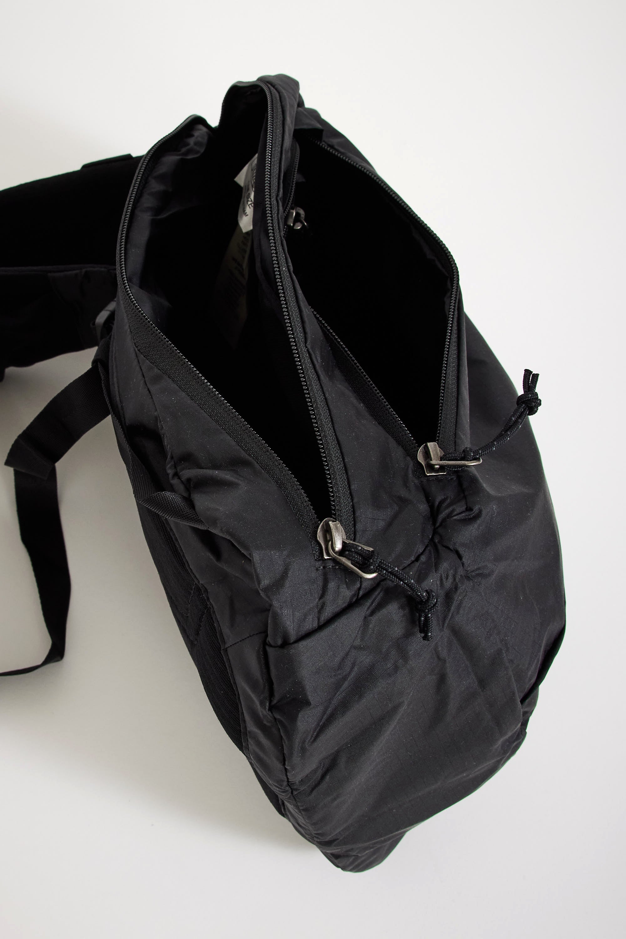 Patagonia | Ultralight Black Hole Sling Black | Maplestore