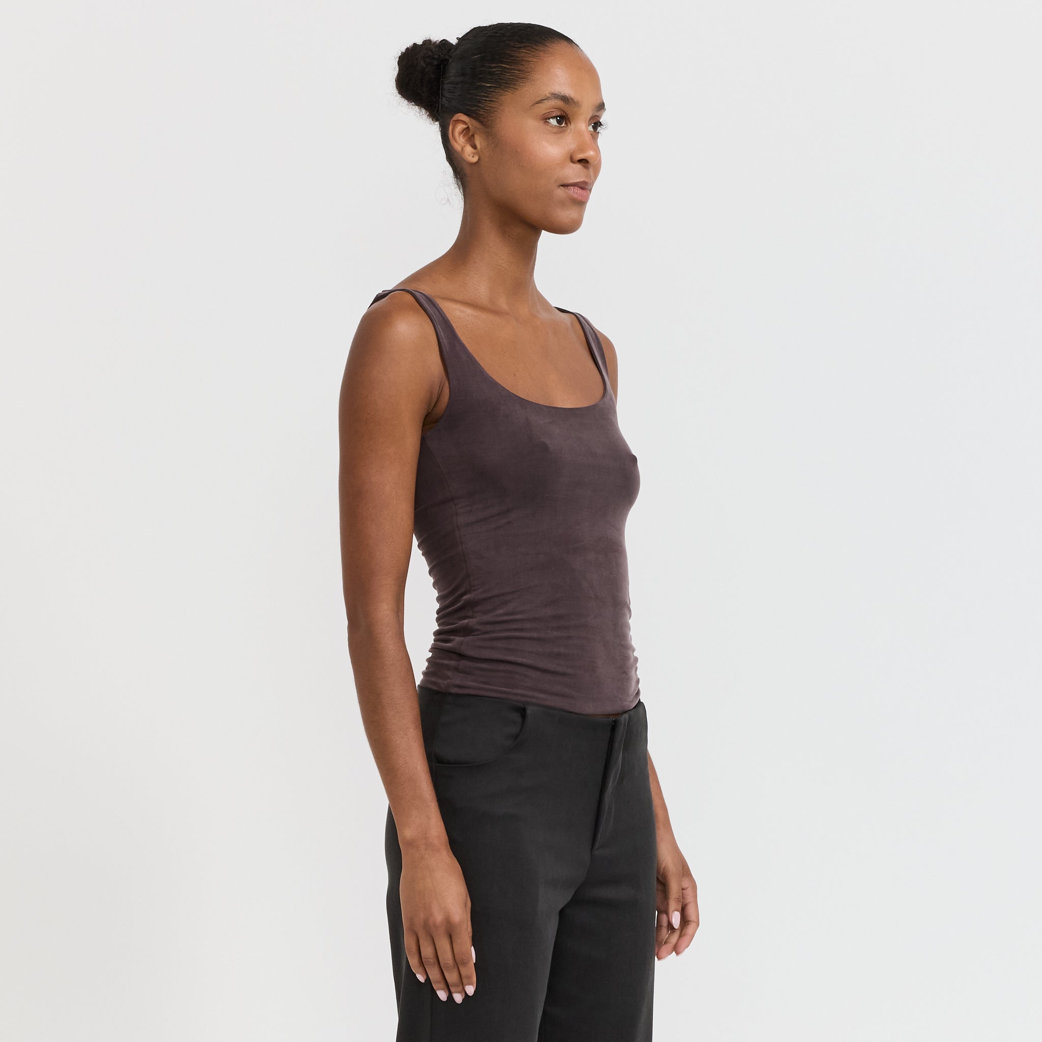 Peachy Den | Kylie Vest Chocolate | Maplestore