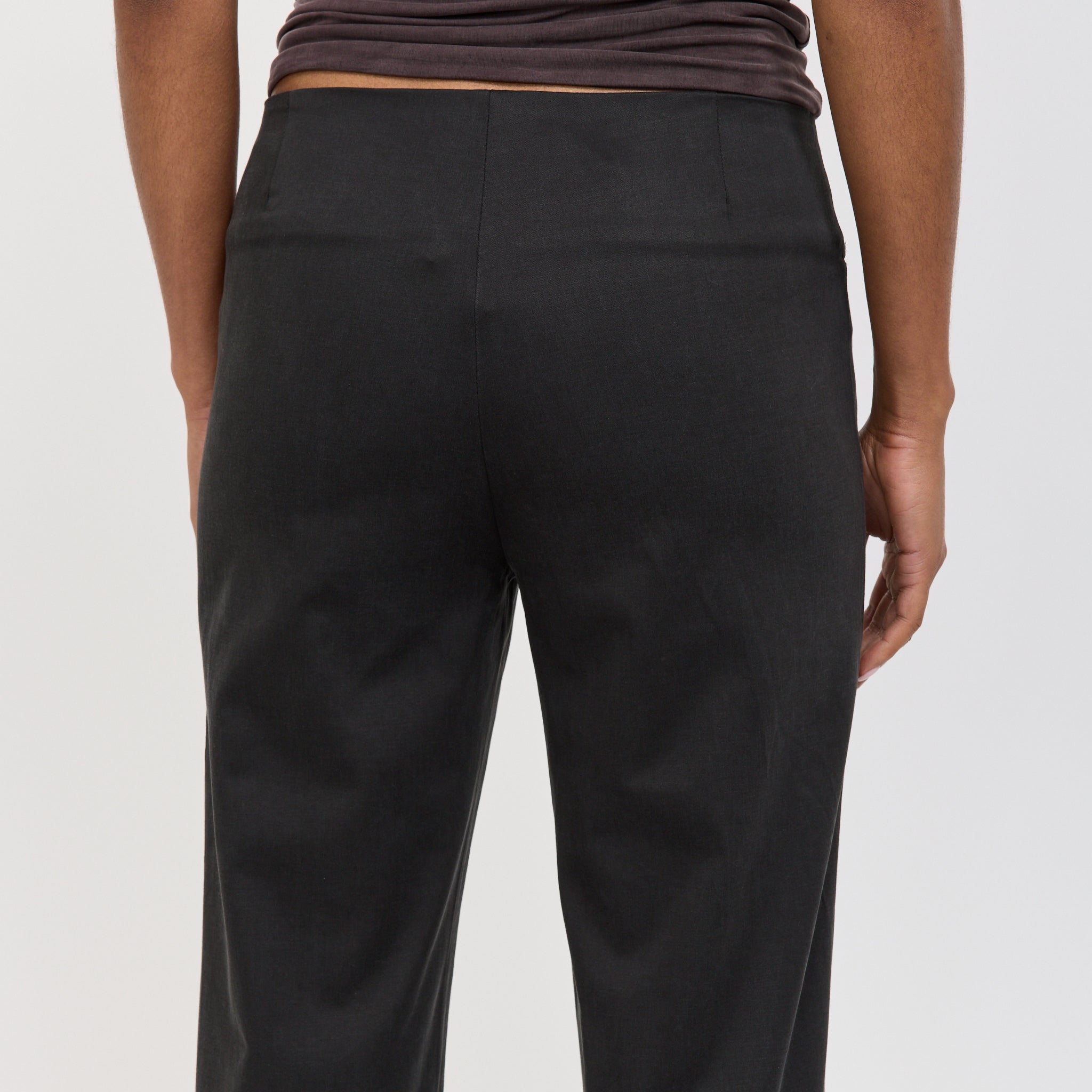 Peachy Den | Twiggy Travel Trouser Onyx | Maplestore