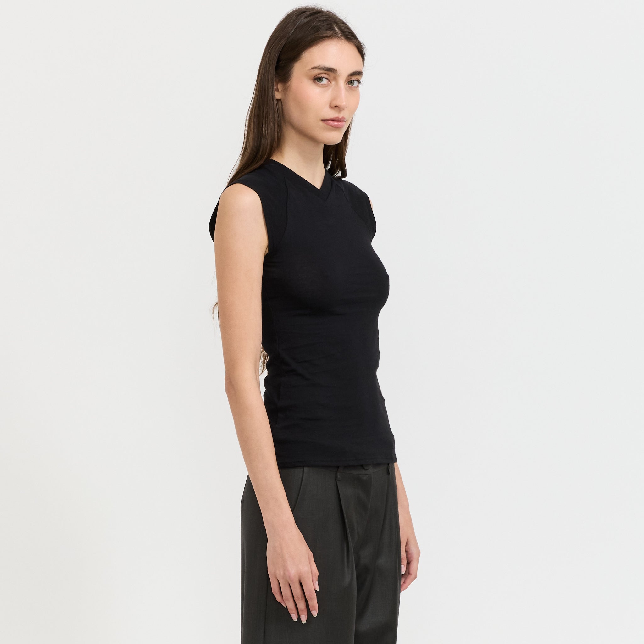 Beam V-Neck Tee Black
