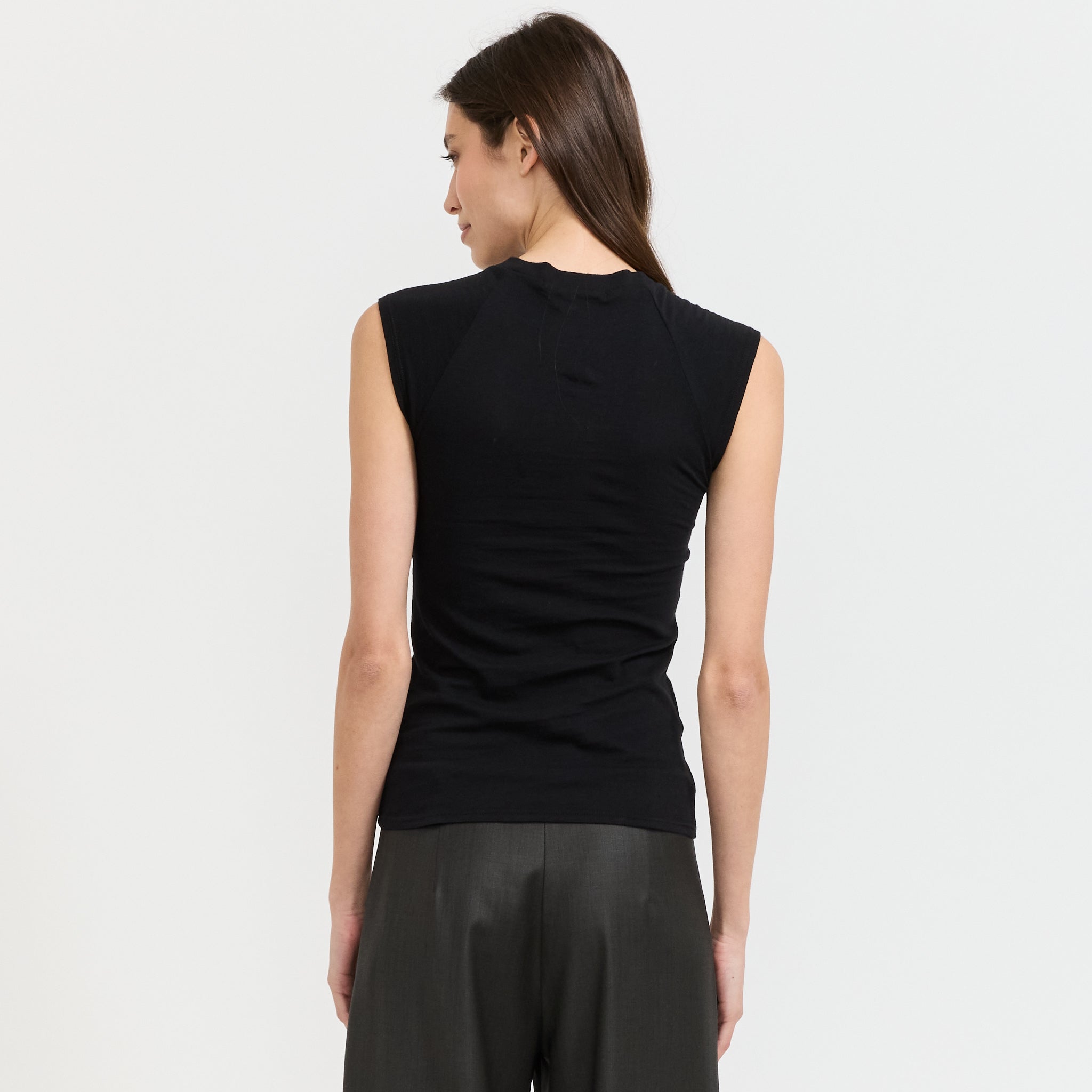 Beam V-Neck Tee Black