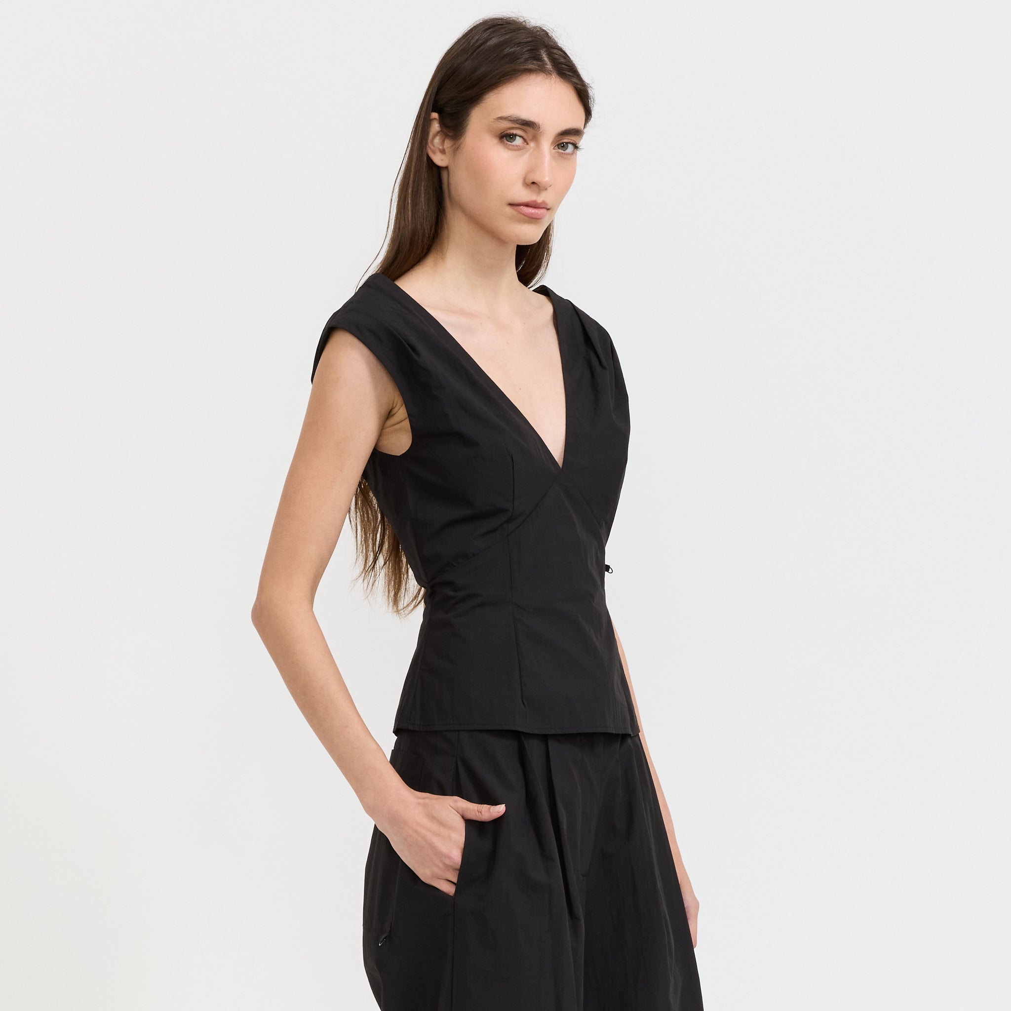 Pond Top Black