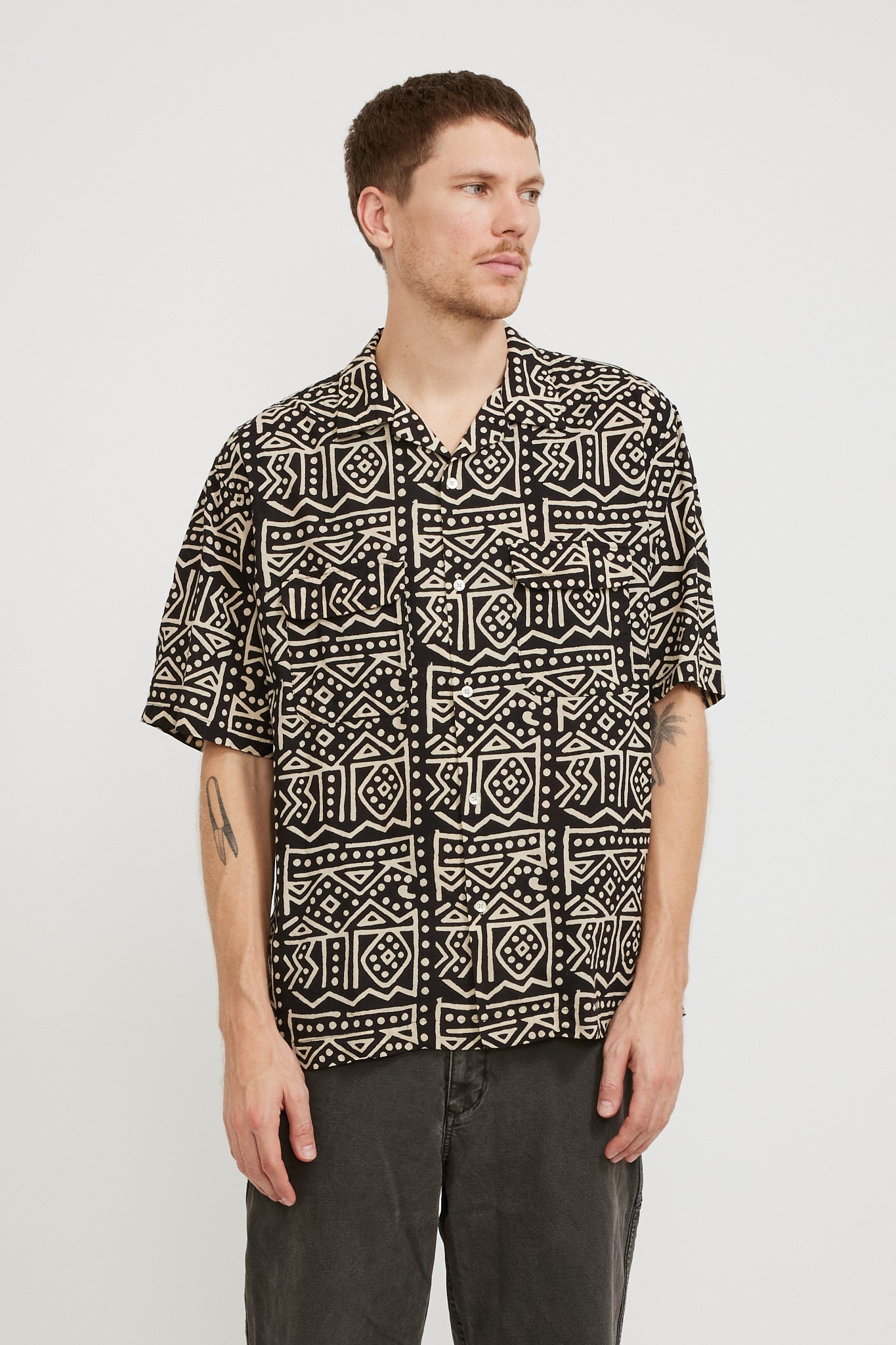 Pilgrim Surf Supply | Sam Paisley SS Shirt Black | Maplestore