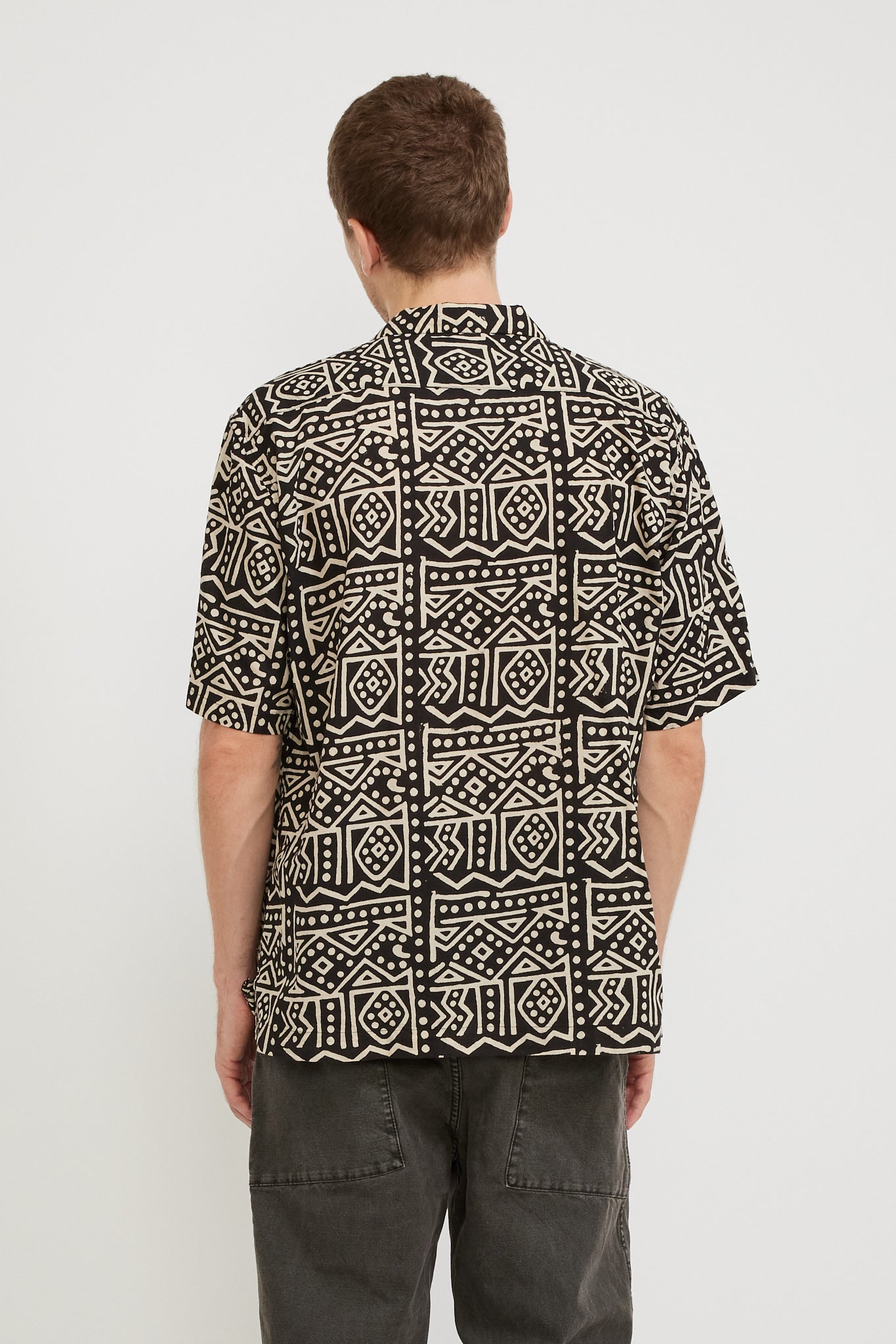 Pilgrim Surf Supply | Sam Paisley SS Shirt Black | Maplestore