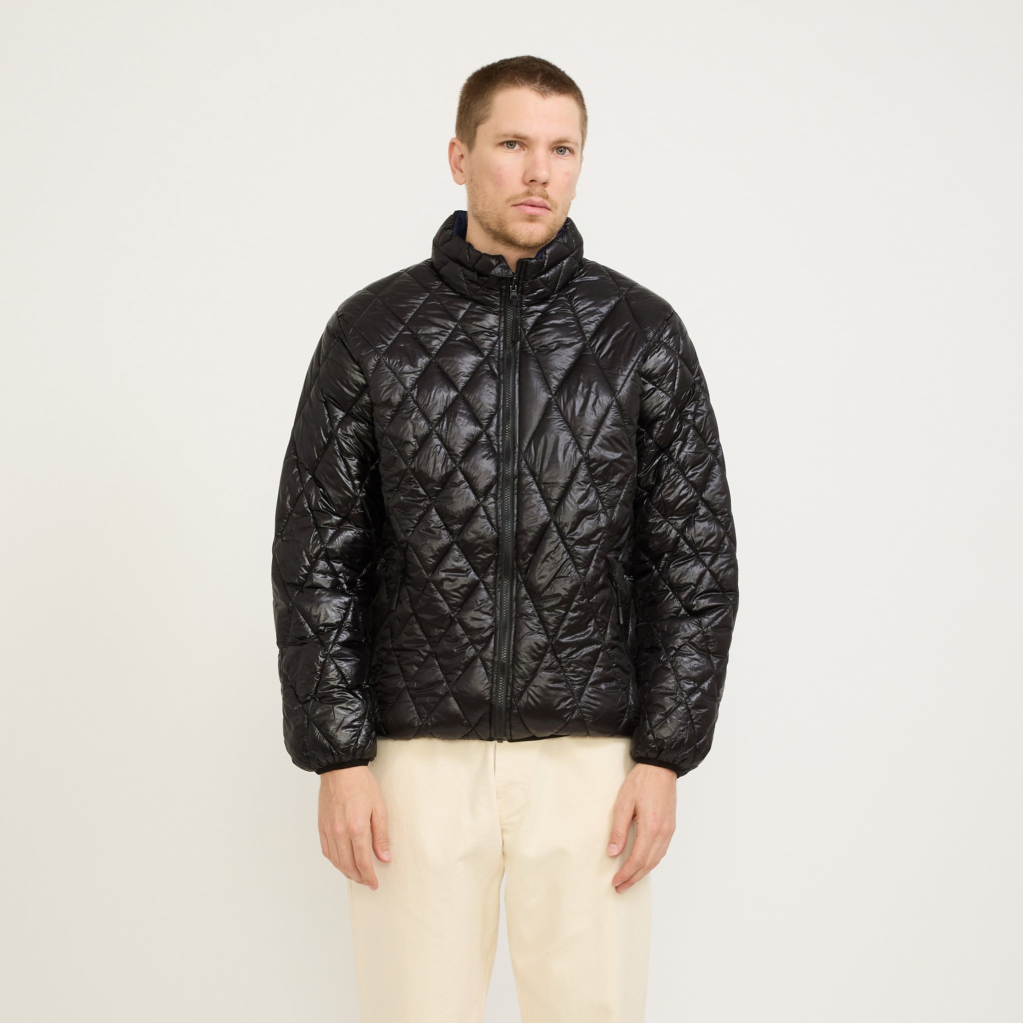 Pop Trading Company | Quilted Reversible Jacket Black/Twilight Blue | Maplestore